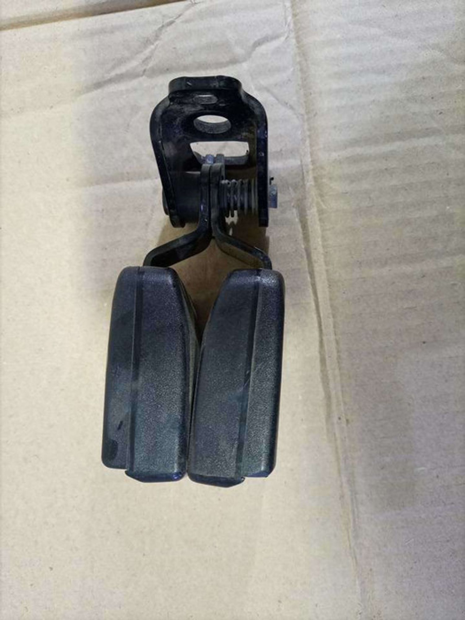 https://gcs.partsauto.market/rn-stockpro.appspot.com/thmbs/78ee0fb3787e2dce013ed29fc8a1120c/1f7494cd21a2899954824b30fc89ffdd/6e58f11674c6e33e5388c9355c1c77ad.jpg