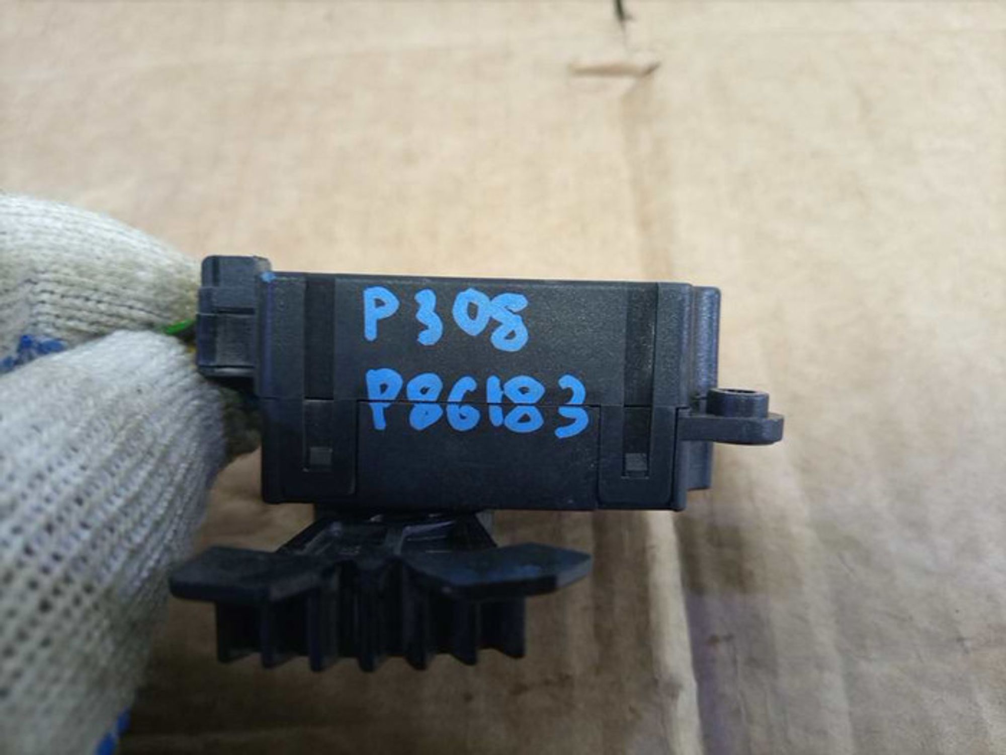 https://gcs.partsauto.market/rn-stockpro.appspot.com/thmbs/78ee0fb3787e2dce013ed29fc8a1120c/213f52a959878d7e5215b0f4b5931aae/f15c629e79982d8f9c0b75c427ad4961.jpg