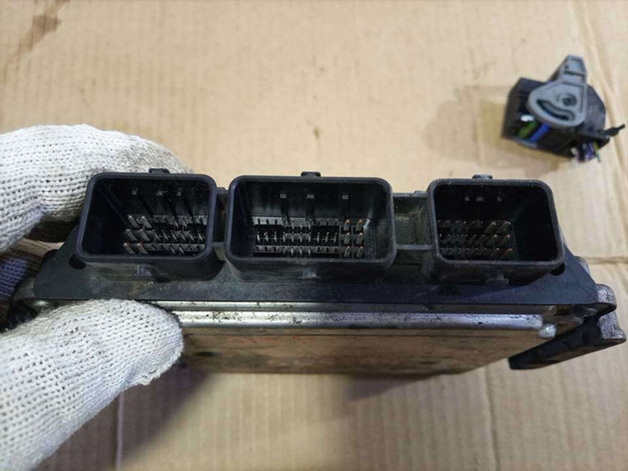 https://gcs.partsauto.market/rn-stockpro.appspot.com/thmbs/78ee0fb3787e2dce013ed29fc8a1120c/225c53e67e6b74ae4b5d85a1afcb5d5f/258a45645262dec138e366900bbe8456.jpg