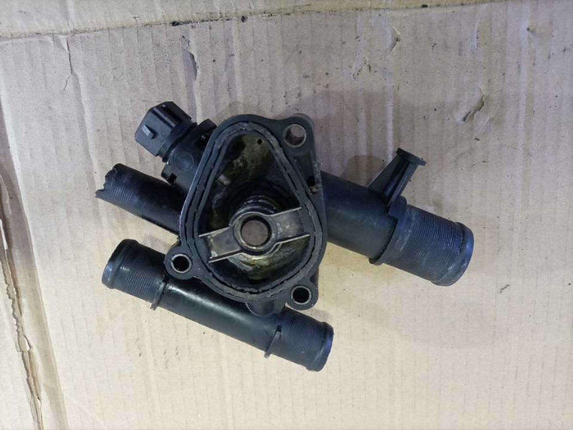 https://gcs.partsauto.market/rn-stockpro.appspot.com/thmbs/78ee0fb3787e2dce013ed29fc8a1120c/302bc9c630d8685330059df0ca6baaeb/3ecccb2272b17ebc20781718d1255afd.jpg