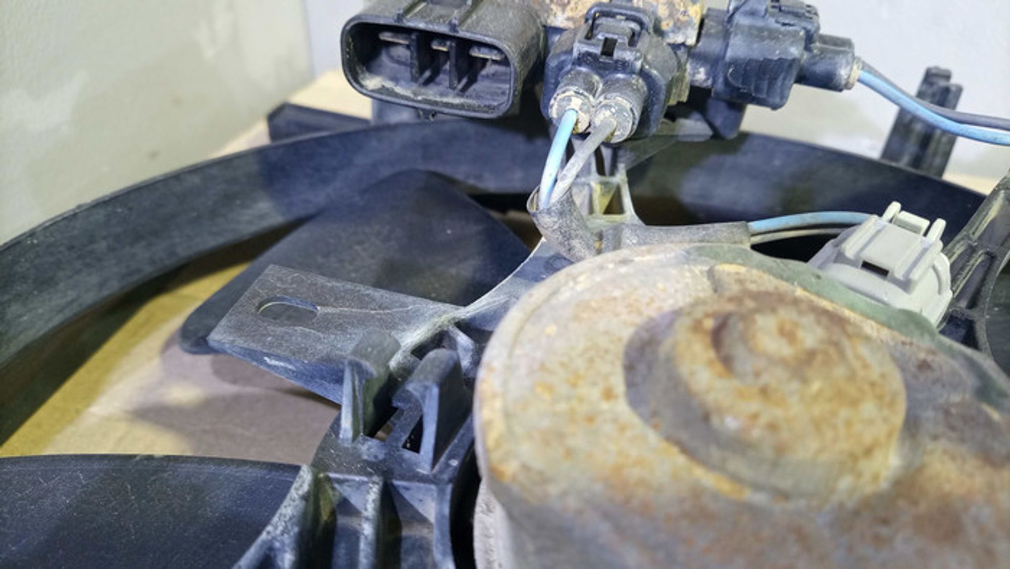 https://gcs.partsauto.market/rn-stockpro.appspot.com/thmbs/78ee0fb3787e2dce013ed29fc8a1120c/36817fb43d07fce6a84d7a271b02b4f4/f609329f861273709d2cadaa72e15b5d.jpg