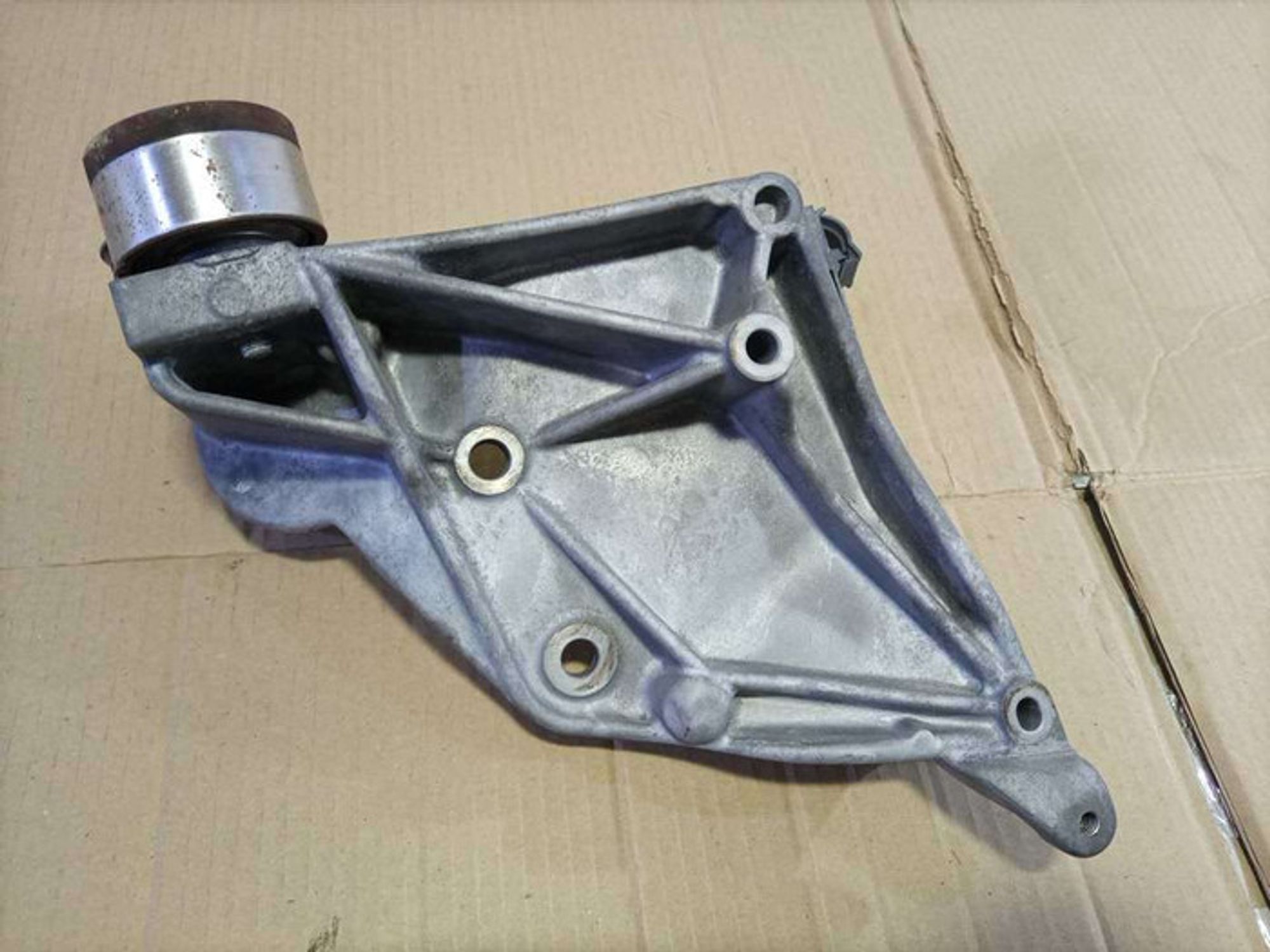 https://gcs.partsauto.market/rn-stockpro.appspot.com/thmbs/78ee0fb3787e2dce013ed29fc8a1120c/4bb2a7d9929d22d3fd7080a0b28243d0/2701563d588b5d1f14d9c4c9e28352ac.jpg
