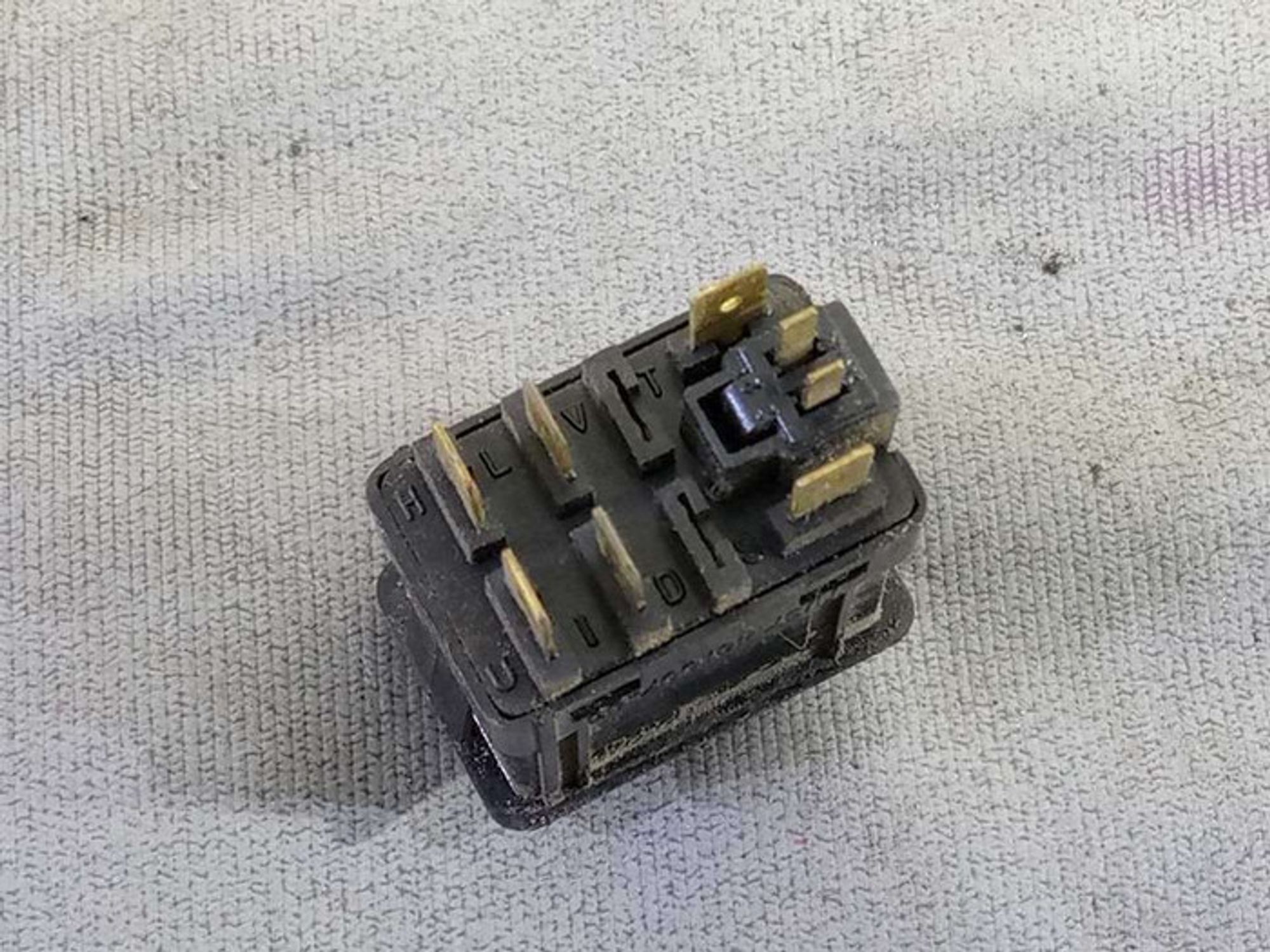 https://gcs.partsauto.market/rn-stockpro.appspot.com/thmbs/78ee0fb3787e2dce013ed29fc8a1120c/659297bc5a8002b653f0ac42879fe86f/f295c51972897a48c55d47c6ad86b288.jpg
