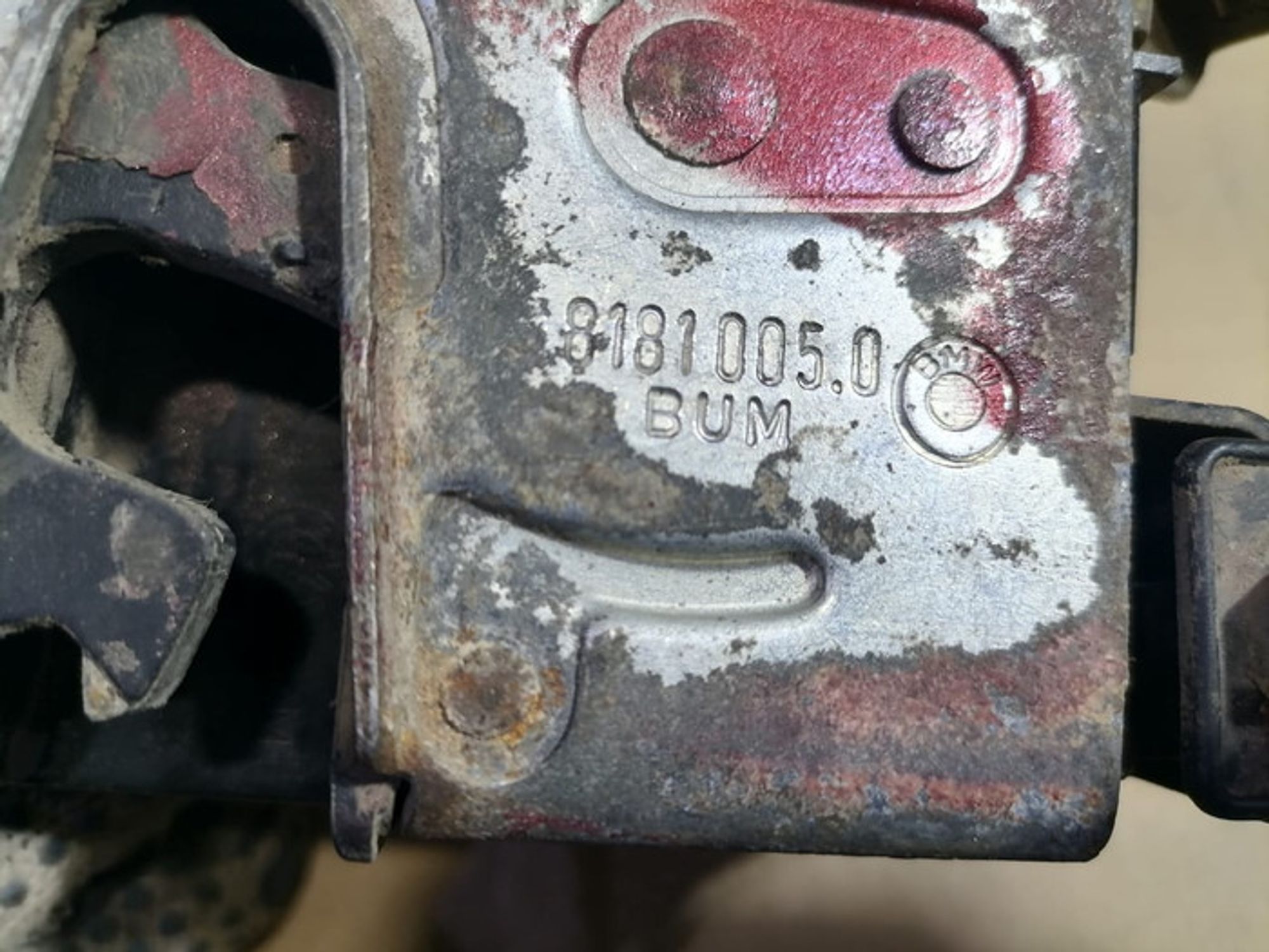 https://gcs.partsauto.market/rn-stockpro.appspot.com/thmbs/78ee0fb3787e2dce013ed29fc8a1120c/699baab3062520ebf198b83092bd8c90/d2841c57022f1242f43729a56310f4d5.jpg