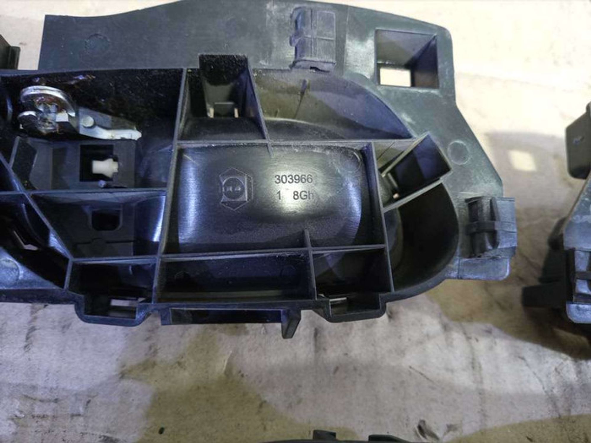 https://gcs.partsauto.market/rn-stockpro.appspot.com/thmbs/78ee0fb3787e2dce013ed29fc8a1120c/7941629e655b1ec815b7d209a7874e8a/8ecc4ea53cfb7f83543c1349365f203b.jpg