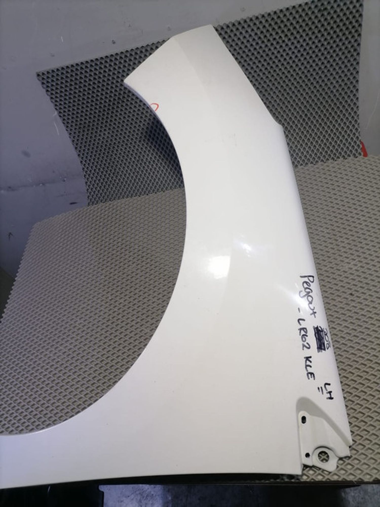 https://gcs.partsauto.market/rn-stockpro.appspot.com/thmbs/78ee0fb3787e2dce013ed29fc8a1120c/7dd9b165da87b8a69fcc7f9607cf969d/76c41796236bcf3c3d03c924023a472e.jpg