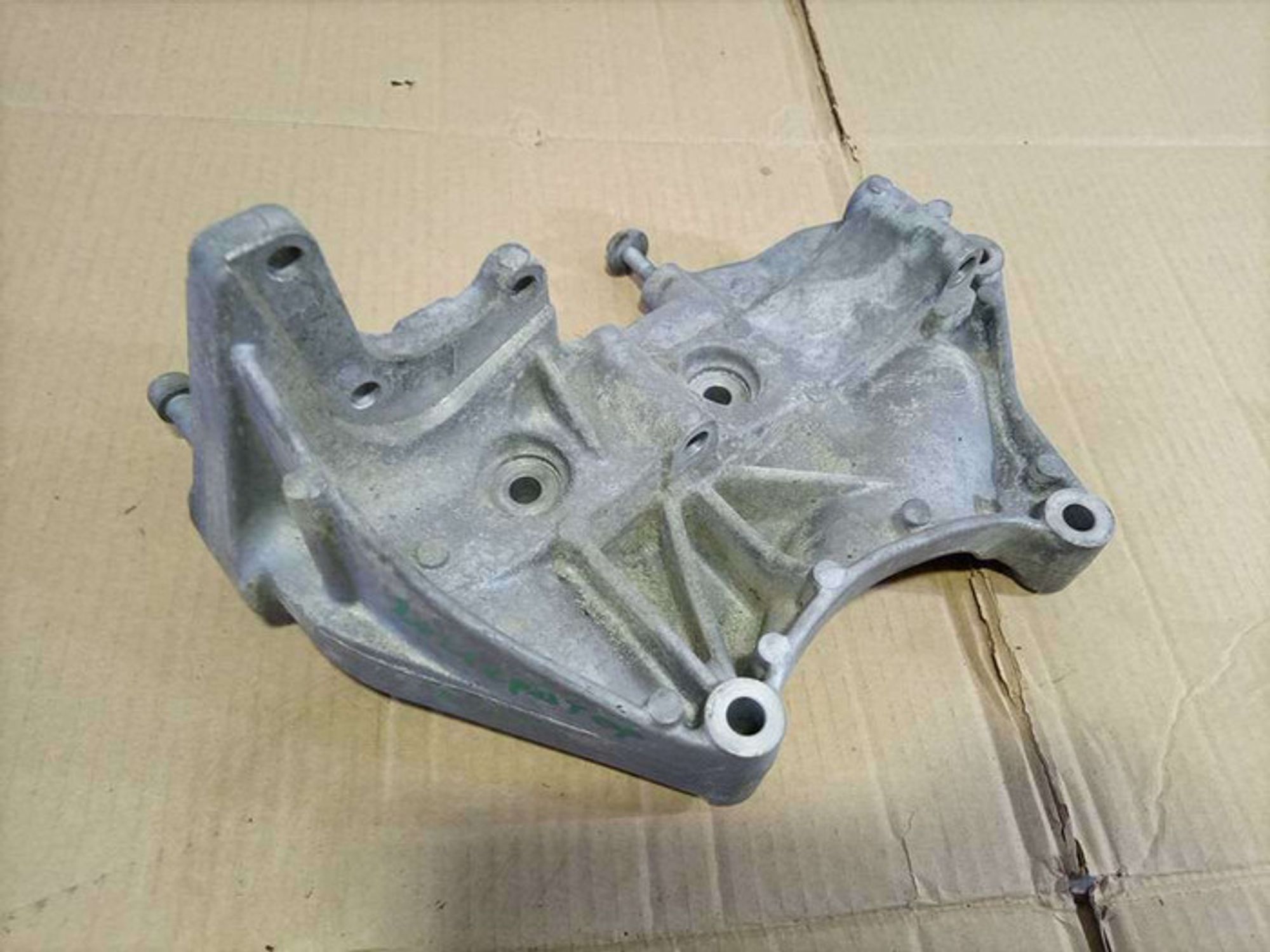 https://gcs.partsauto.market/rn-stockpro.appspot.com/thmbs/78ee0fb3787e2dce013ed29fc8a1120c/841234e78cebef212a60e3ff644e0062/b40532067a1fe253c69797fbf36a933f.jpg