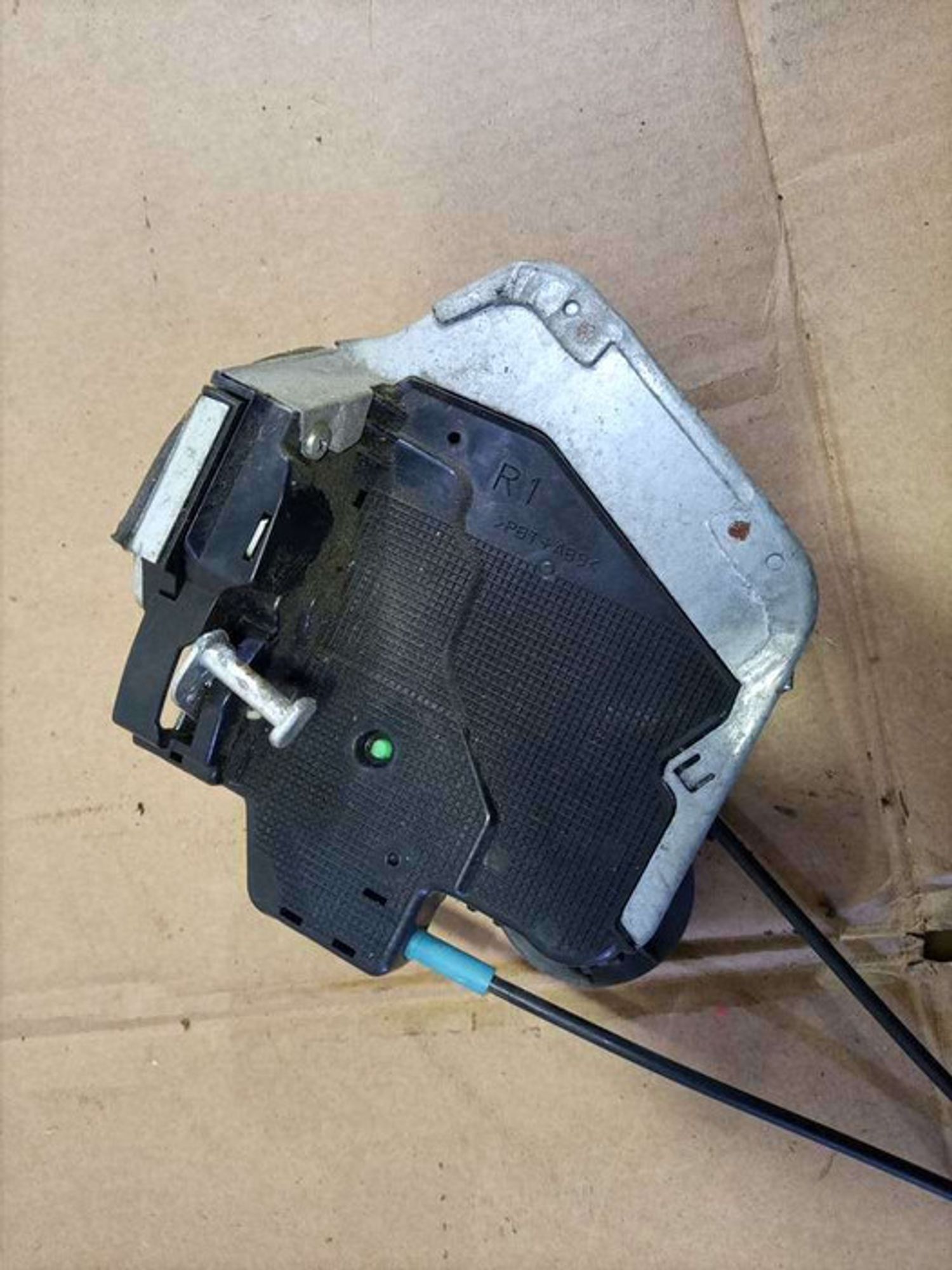 https://gcs.partsauto.market/rn-stockpro.appspot.com/thmbs/78ee0fb3787e2dce013ed29fc8a1120c/888e32f2467f6e683f7f9a87b1f6bc03/b318d42a41bc4eae438591a077336e6d.jpg