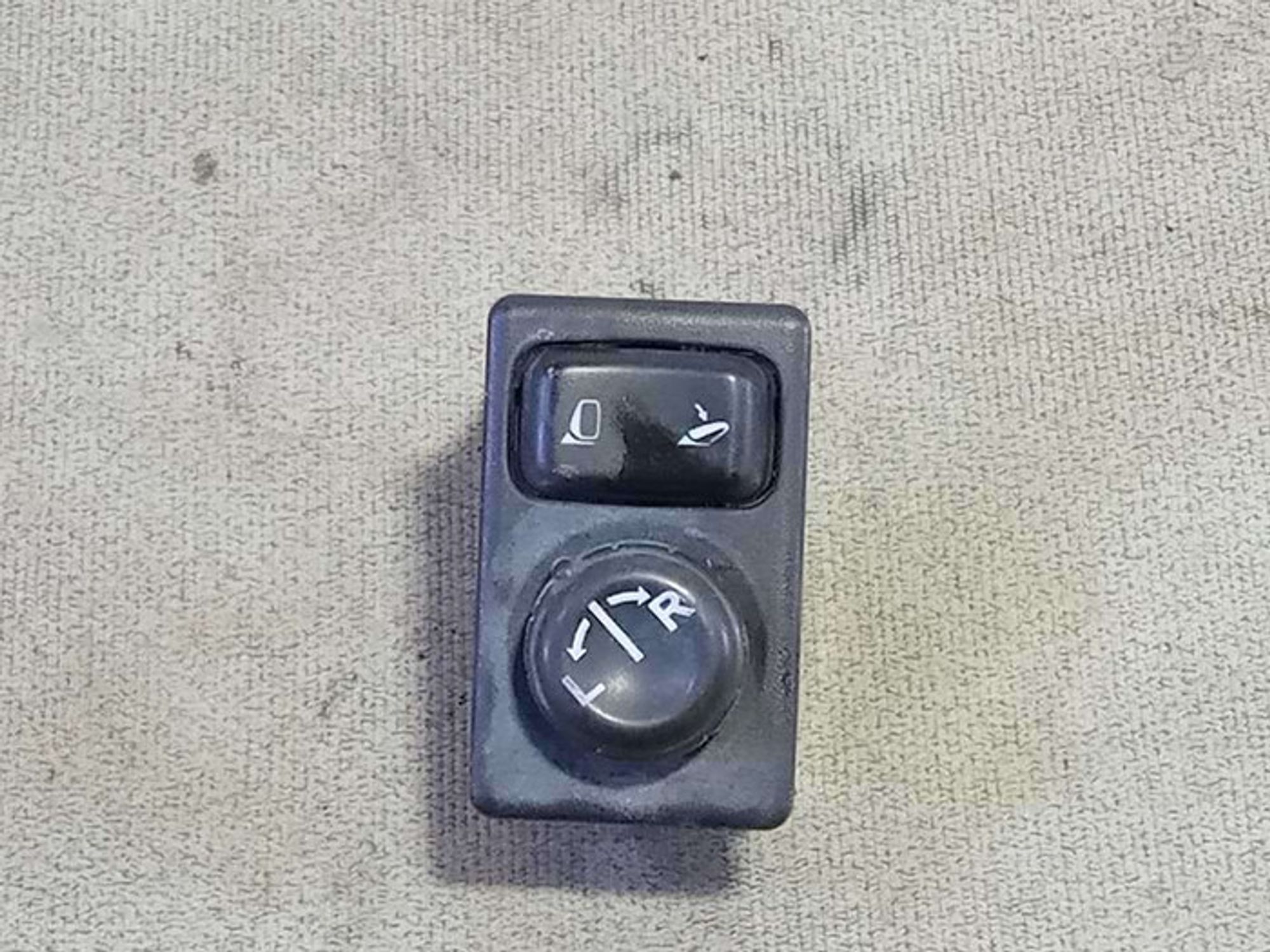 https://gcs.partsauto.market/rn-stockpro.appspot.com/thmbs/78ee0fb3787e2dce013ed29fc8a1120c/97040f7200e5655f99d67572877500a5/a308015a695a82079a63849aa0d75dd4.jpg