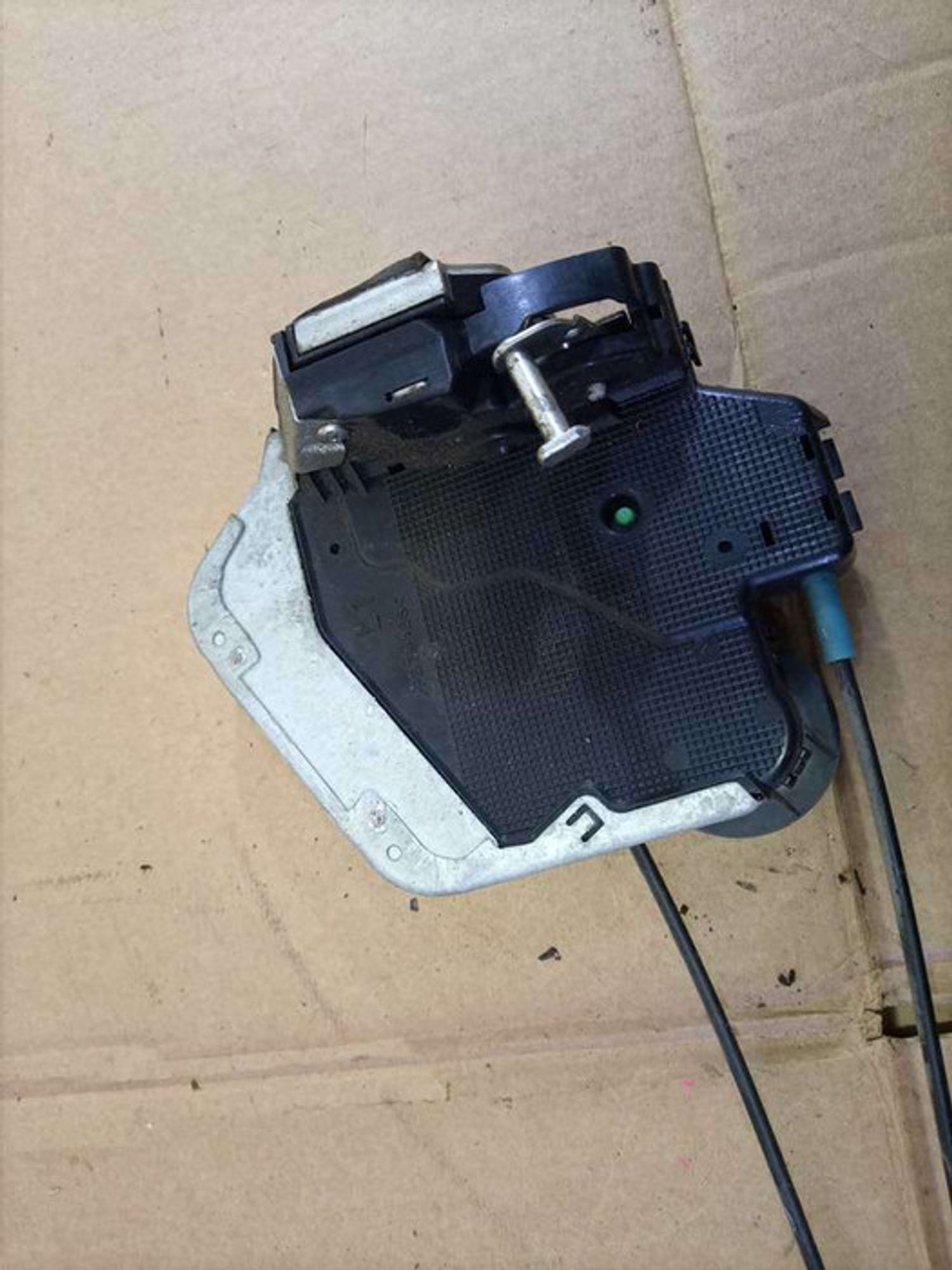 https://gcs.partsauto.market/rn-stockpro.appspot.com/thmbs/78ee0fb3787e2dce013ed29fc8a1120c/b2798e18211d9a4f90e2aab66341d0fd/b6950878d49ea1c308f9766e914d51f9.jpg