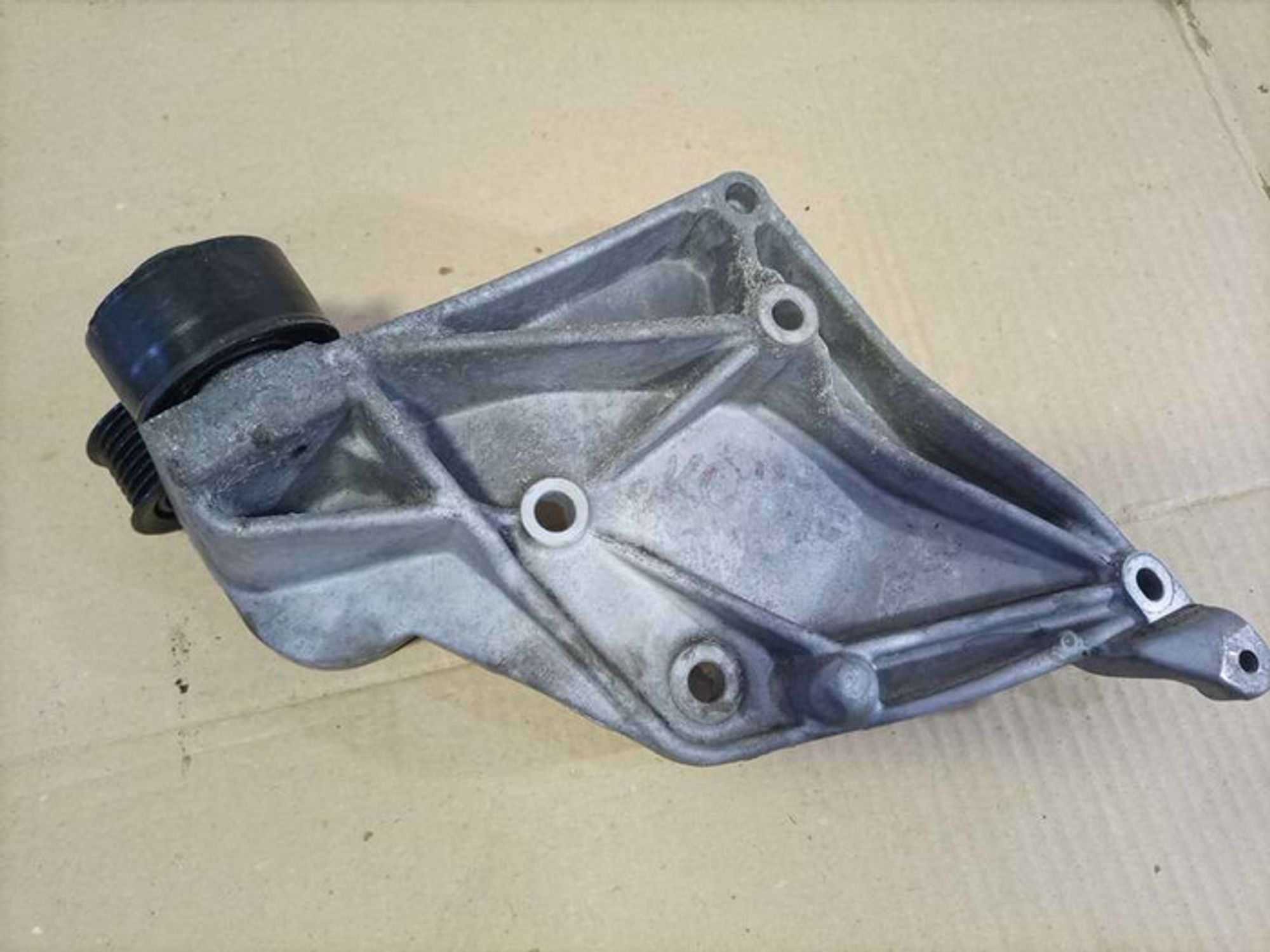https://gcs.partsauto.market/rn-stockpro.appspot.com/thmbs/78ee0fb3787e2dce013ed29fc8a1120c/b37d353cd886e3e3c25fcbce2a8b1e34/a216a5566359160fe7ef78ca8d92be17.jpg