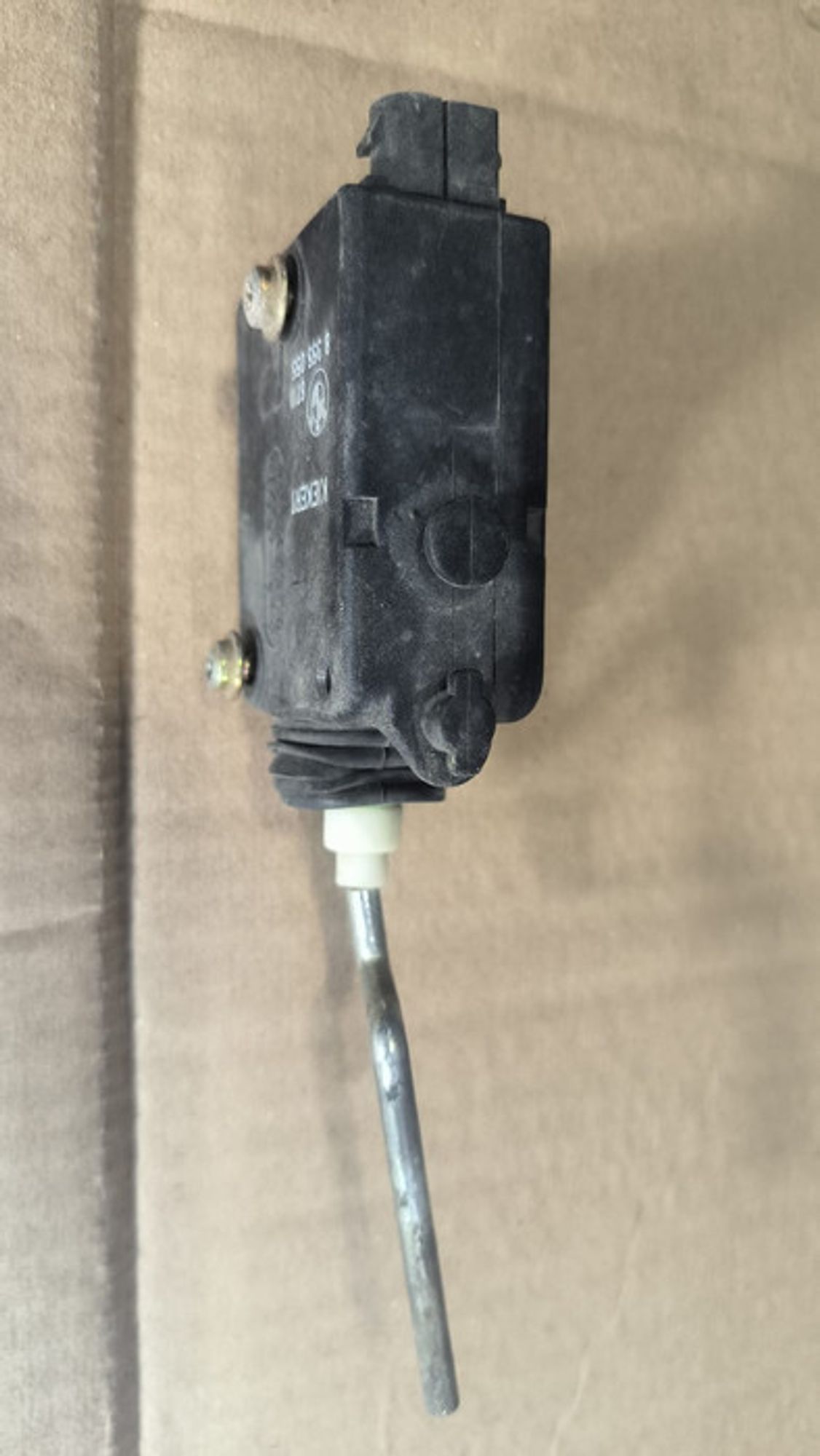 https://gcs.partsauto.market/rn-stockpro.appspot.com/thmbs/78ee0fb3787e2dce013ed29fc8a1120c/cd8ff0f7919c94764966f19fb10d4d85/827fa91dc43ade73e4e23ee8c381d53e.jpg