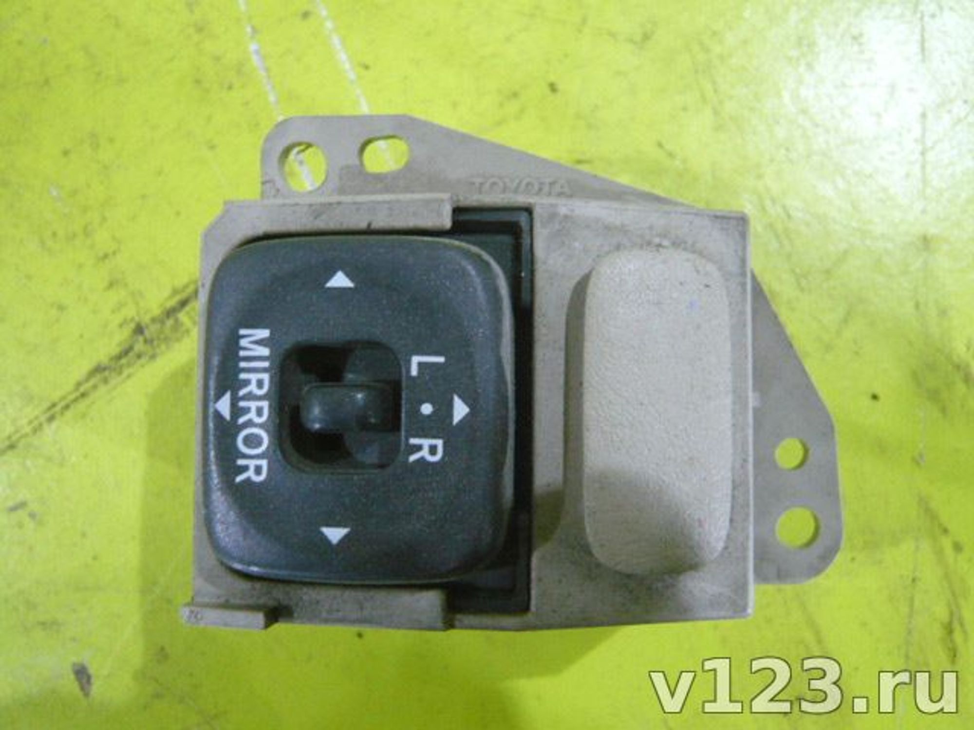 https://gcs.partsauto.market/rn-stockpro.appspot.com/thmbs/78ee0fb3787e2dce013ed29fc8a1120c/d0e2028ba8778c06a7767a109641ee7e/c2cd904100664fcd4bdd75844174c469.jpg