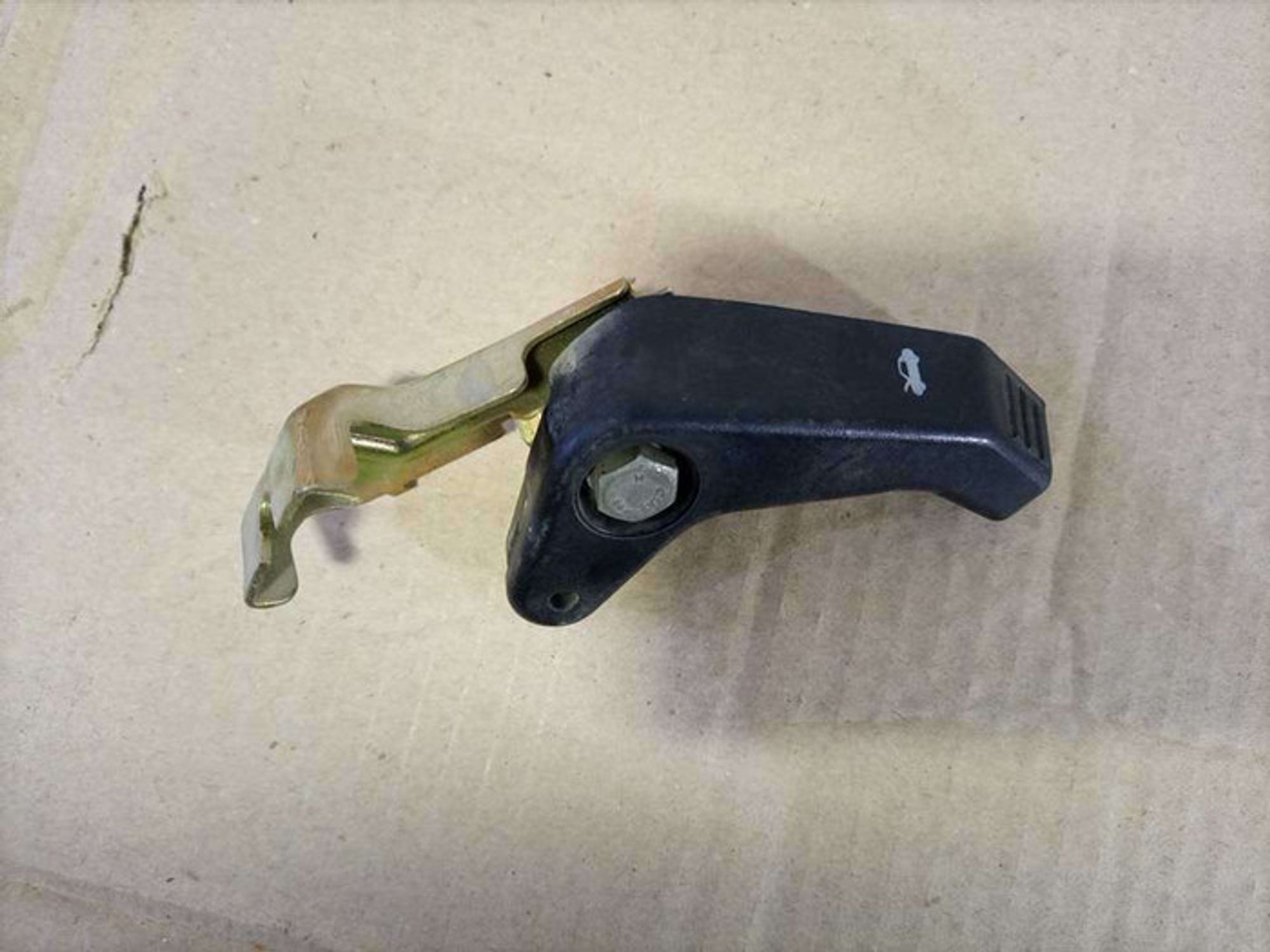https://gcs.partsauto.market/rn-stockpro.appspot.com/thmbs/78ee0fb3787e2dce013ed29fc8a1120c/d8e0002dfa37bda532227638b0e0a452/aa537fd702d2184d83946cd37d261bda.jpg
