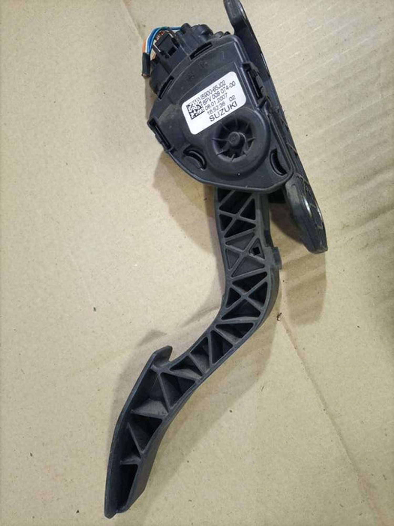 https://gcs.partsauto.market/rn-stockpro.appspot.com/thmbs/78ee0fb3787e2dce013ed29fc8a1120c/e19dbf60802369809e43b7b871652e95/44bb8121fc8dc112c4e609cf5c6e347a.jpg