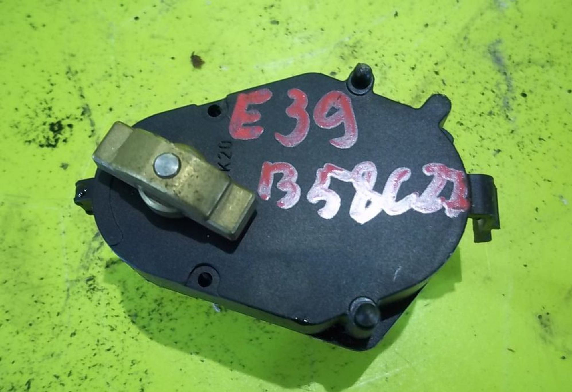 https://gcs.partsauto.market/rn-stockpro.appspot.com/thmbs/78ee0fb3787e2dce013ed29fc8a1120c/ee94b3c08719a8f82b829f3c764ef91c/498e8c206b3d610869250b375d66a516.jpg