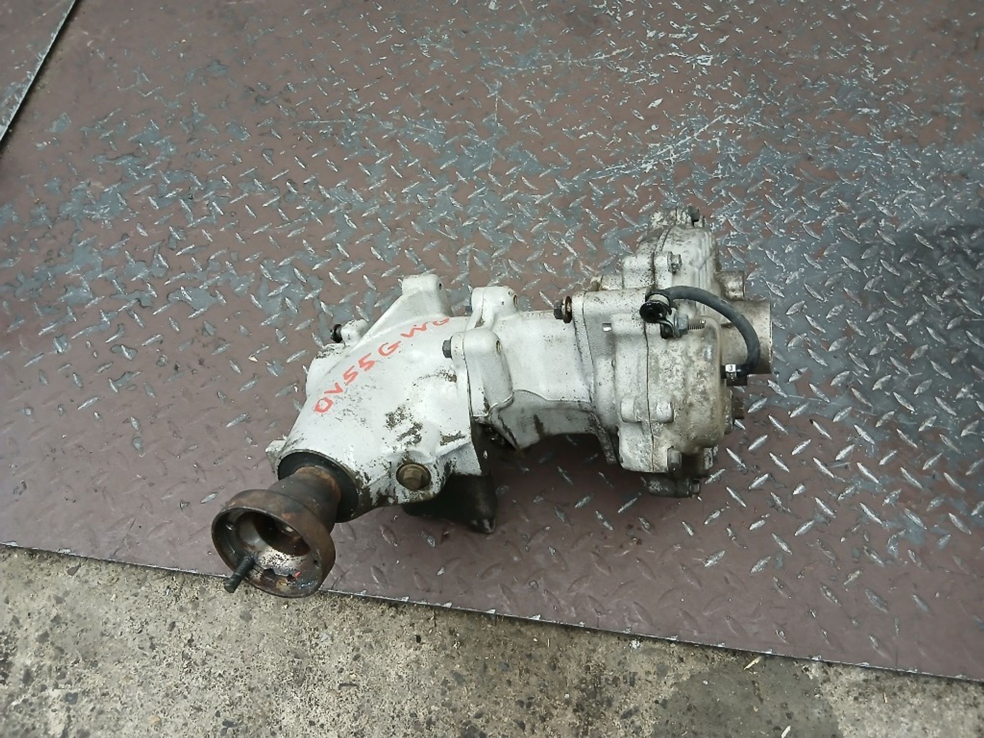 https://gcs.partsauto.market/rn-stockpro.appspot.com/thmbs/84e14ca707935ccb1ed00cae054931e6/19678a86d4095069aa8257ecee0eae42/db35bf6b44a432037dfe3532625f82c4.jpg