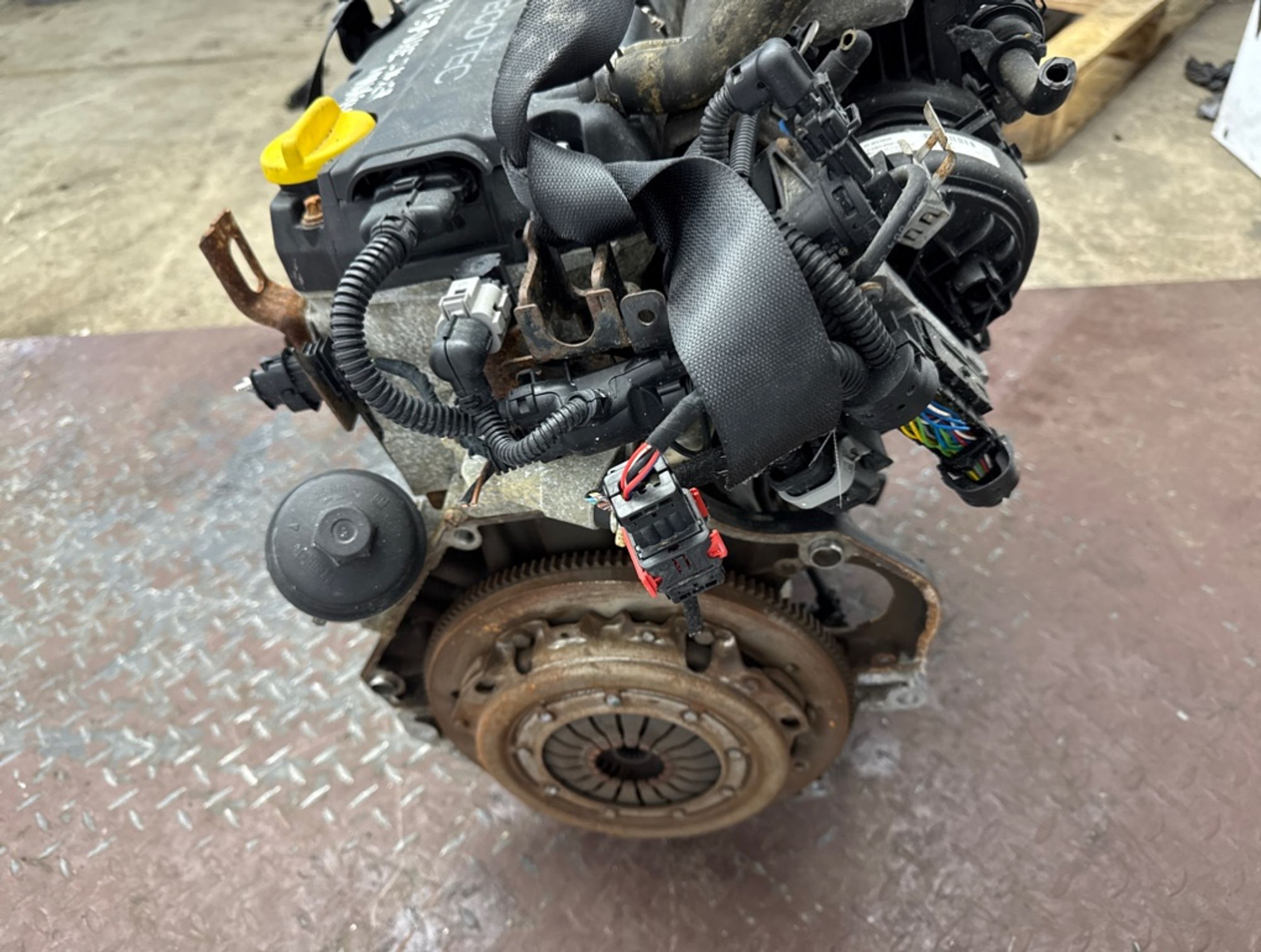 https://gcs.partsauto.market/rn-stockpro.appspot.com/thmbs/84e14ca707935ccb1ed00cae054931e6/219c3e2227209424203b9445708dd240/054009aecba41260db31c308c7024795.jpg