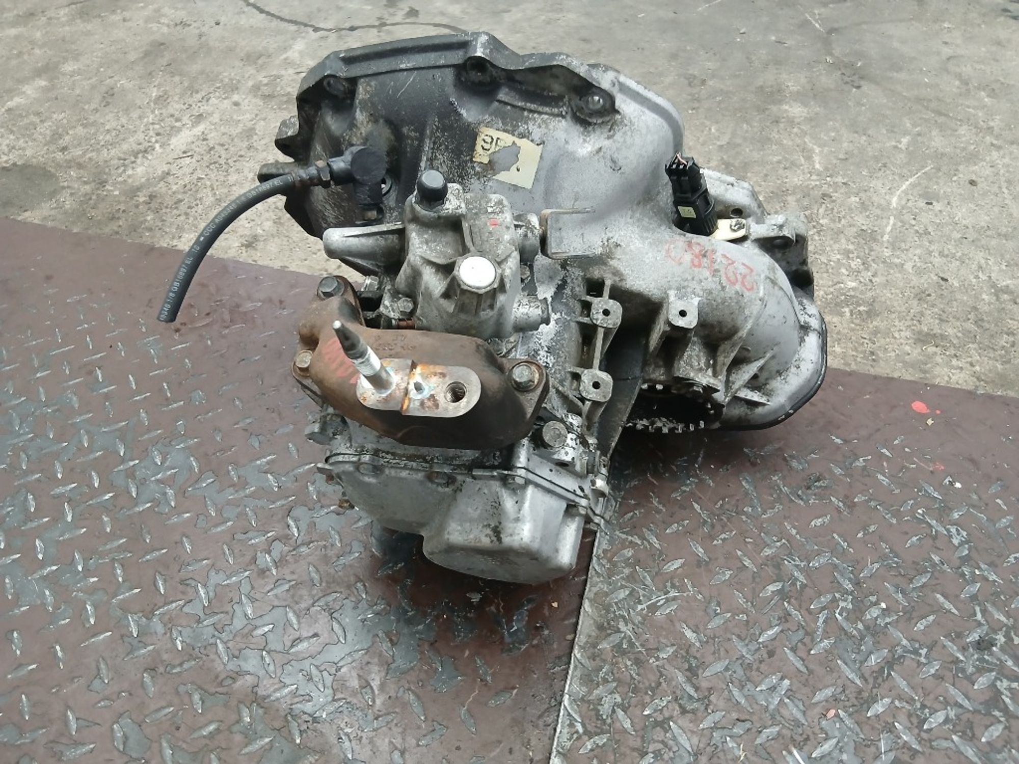 https://gcs.partsauto.market/rn-stockpro.appspot.com/thmbs/84e14ca707935ccb1ed00cae054931e6/363b41a7d561c263946ed0543d01e941/7d60a1b3c6326f2c3494d1b4d62a832a.jpg