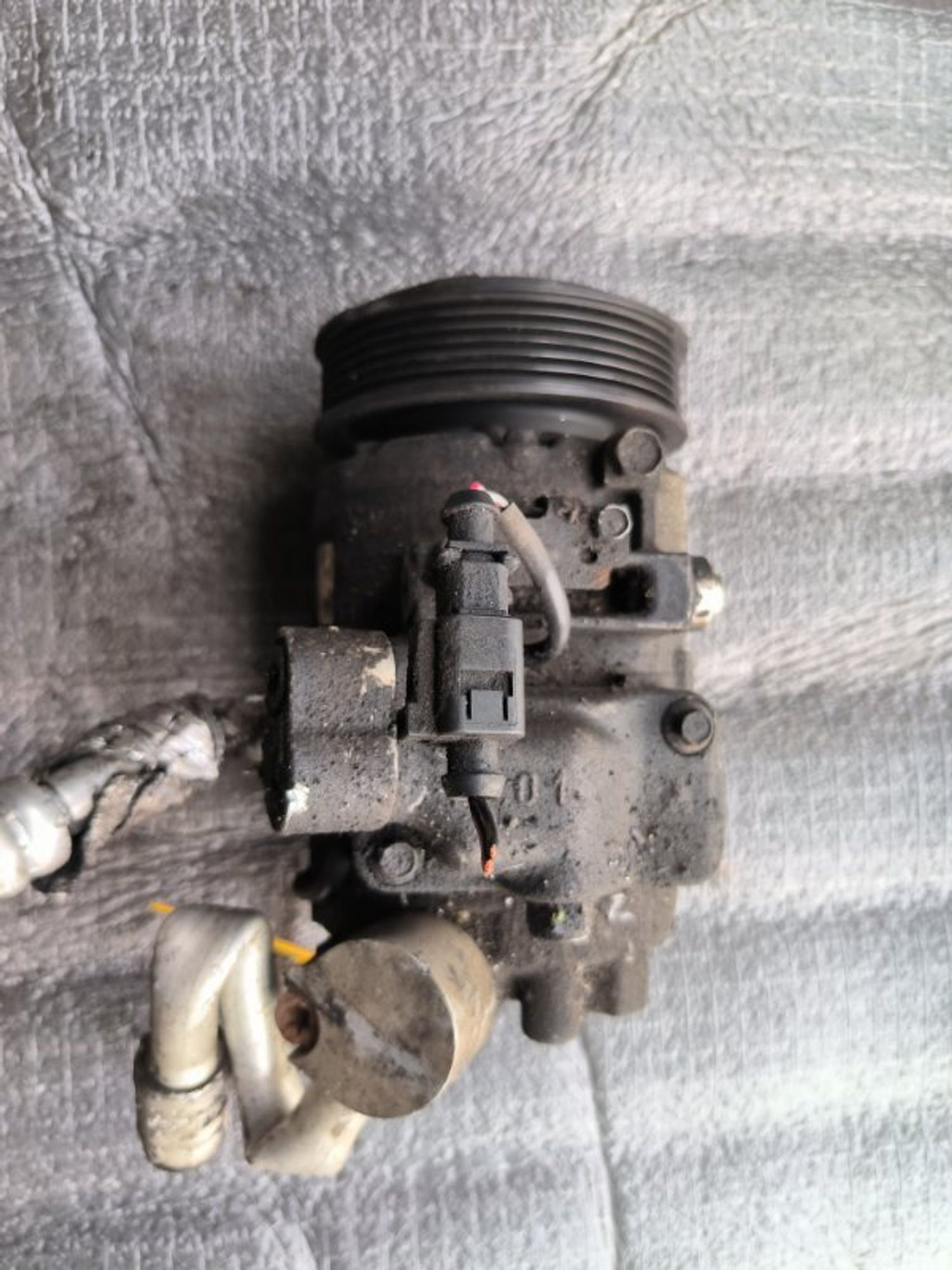 https://gcs.partsauto.market/rn-stockpro.appspot.com/thmbs/84e14ca707935ccb1ed00cae054931e6/624f0c36b93e8040a65e63a6d3ae543d/0dd35a91b2498ede792a7321c4e54b6b.jpg