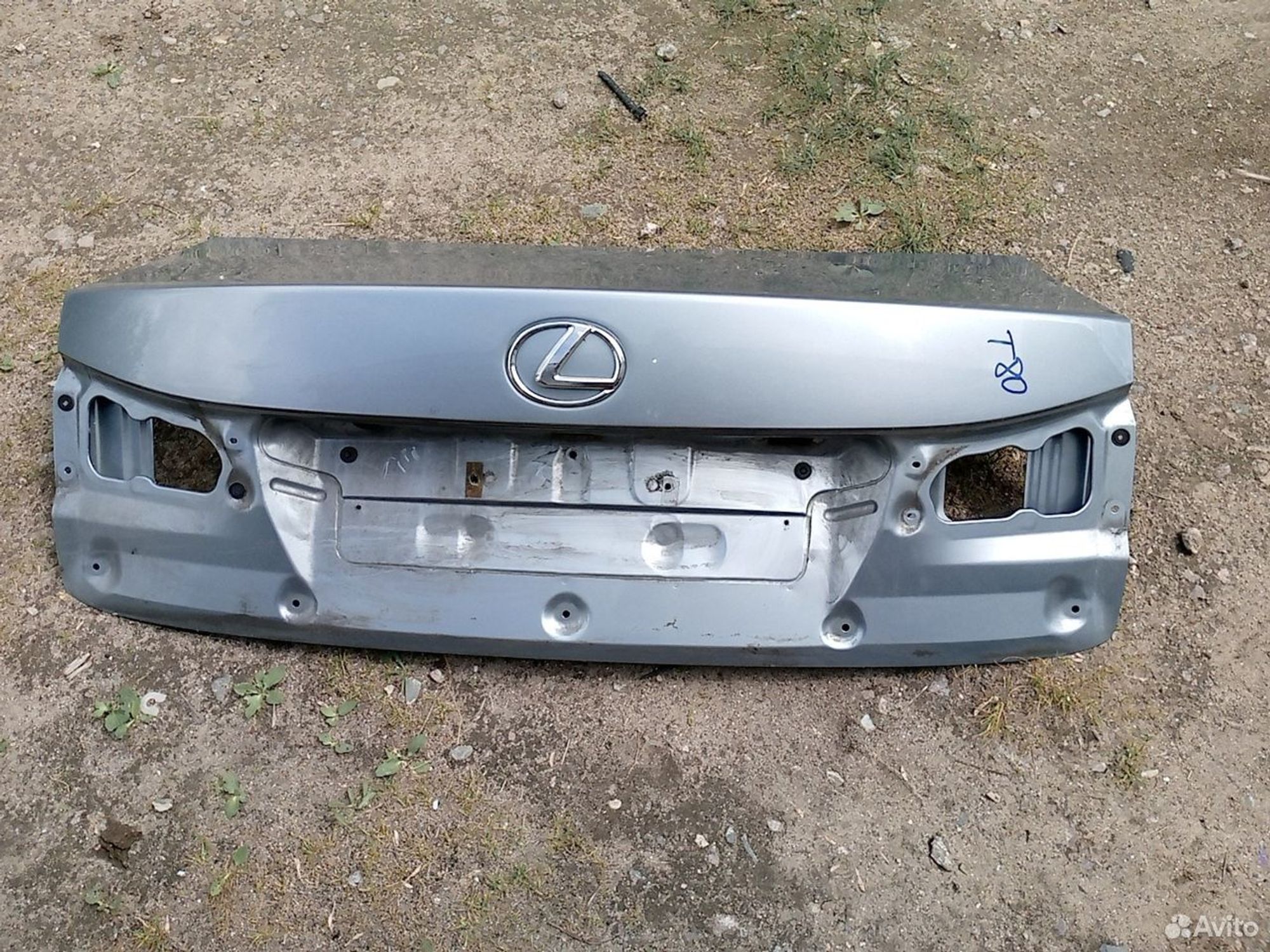 Крышка багажника Lexus is250
