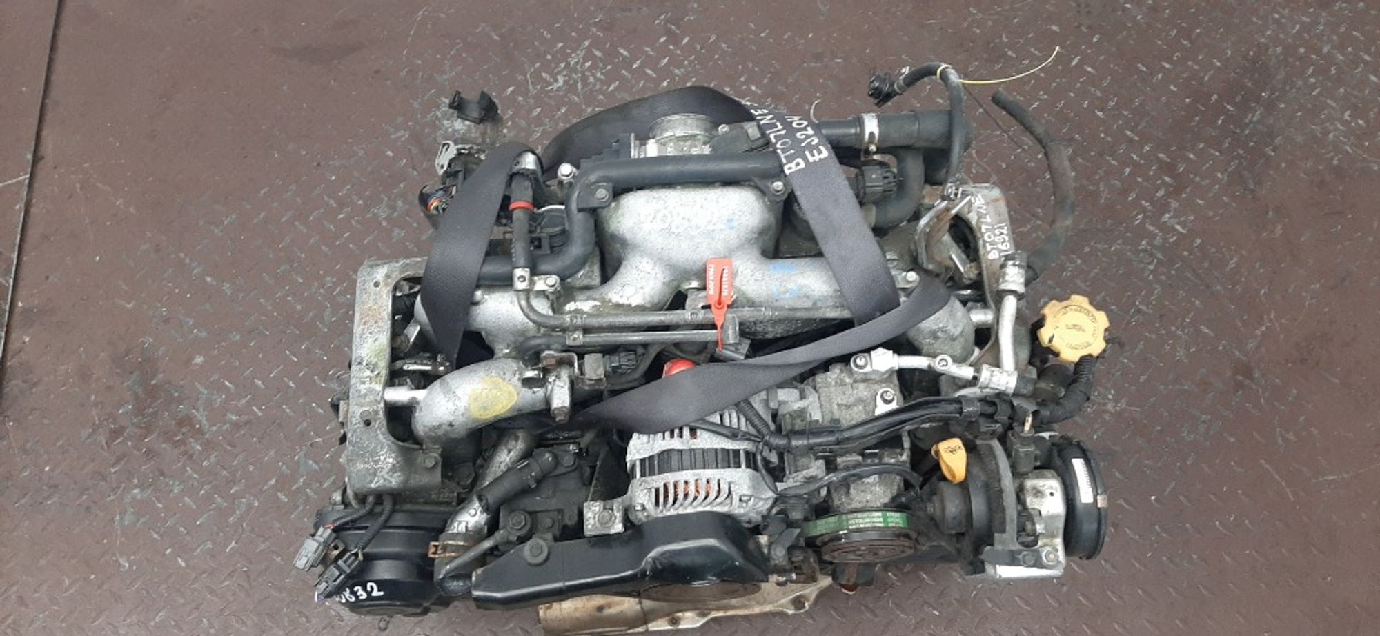https://gcs.partsauto.market/rn-stockpro.appspot.com/thmbs/a6ee63b7f11669ce0fb71ba137f5059b/790a031921ad551307d280a5c64d3853/1459170c728beff4136781f513503003.jpg