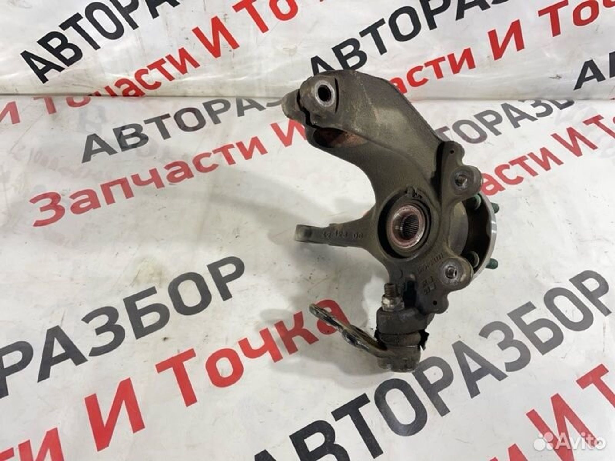 Кулак поворотный передний левый Ford C-Max C214