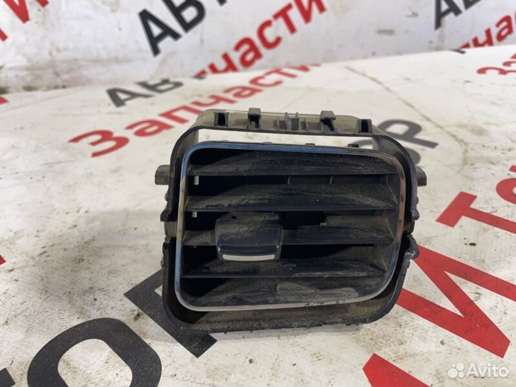 Воздуховод салона передний правый Renault Logan