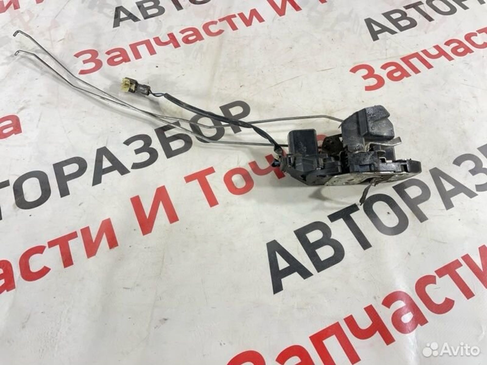 Замок боковой двери задний левый Kia Spectra SD