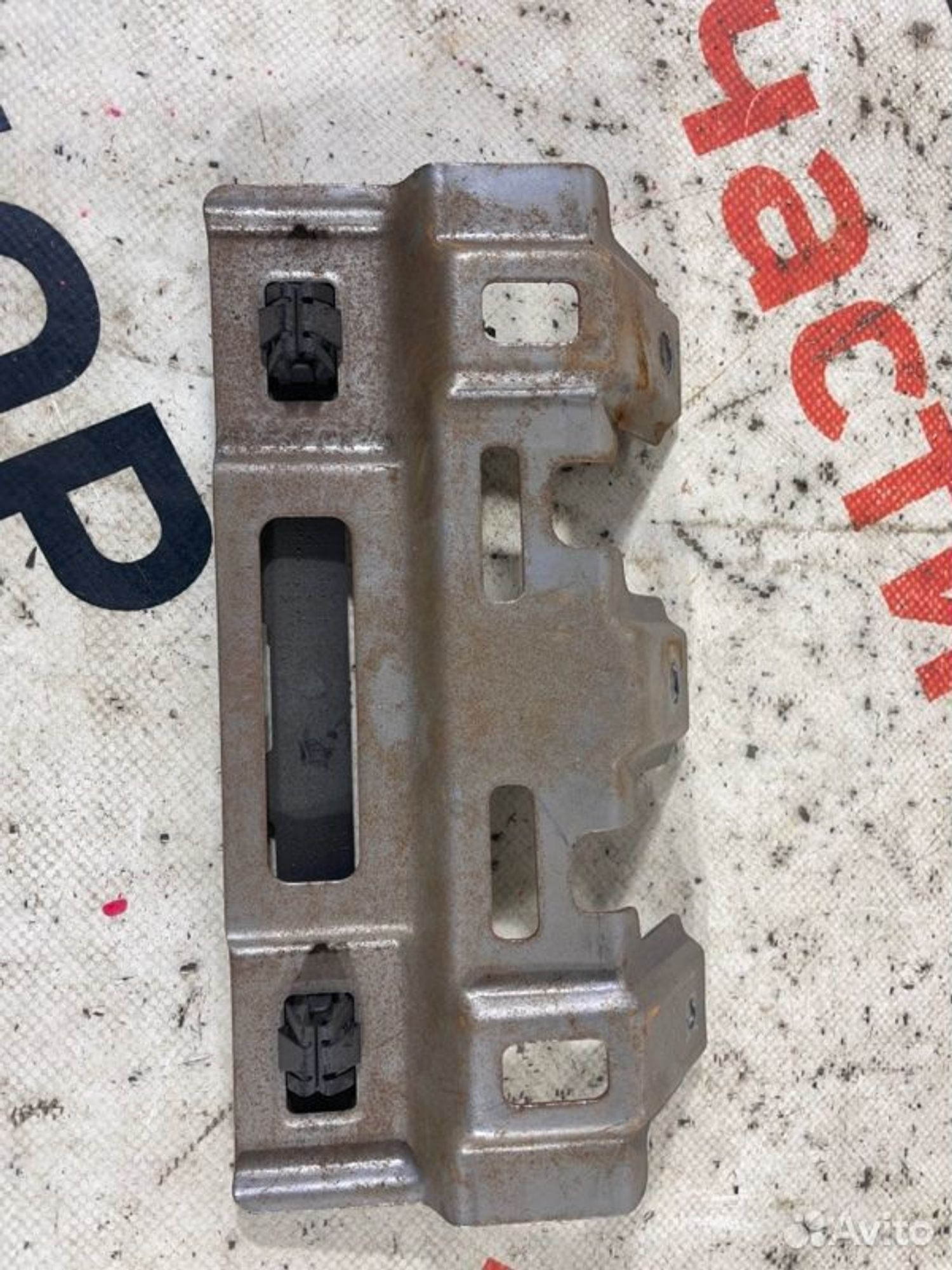 https://gcs.partsauto.market/rn-stockpro.appspot.com/thmbs/afb38d96ab8c9795ecac00e406b21163/210be029f3e8ee834870f9534ab240a7/e4bed7b43261513c44eda7289011084d.jpg