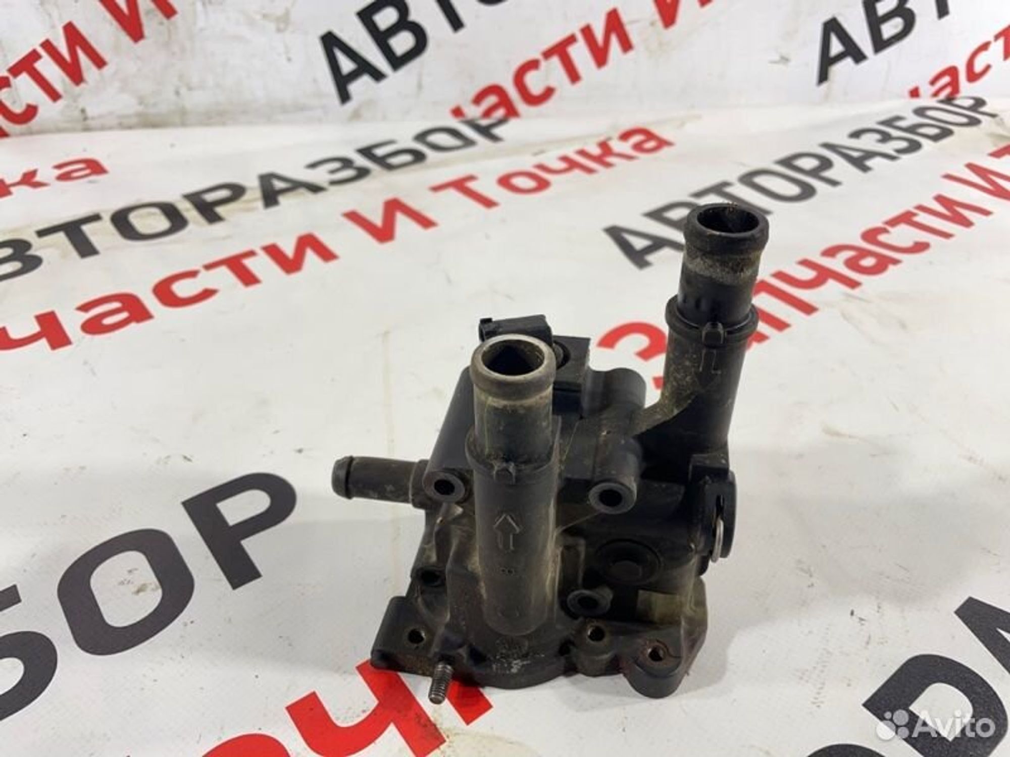 Корпус термостата Opel Astra H хетчбек Z18XER 2008