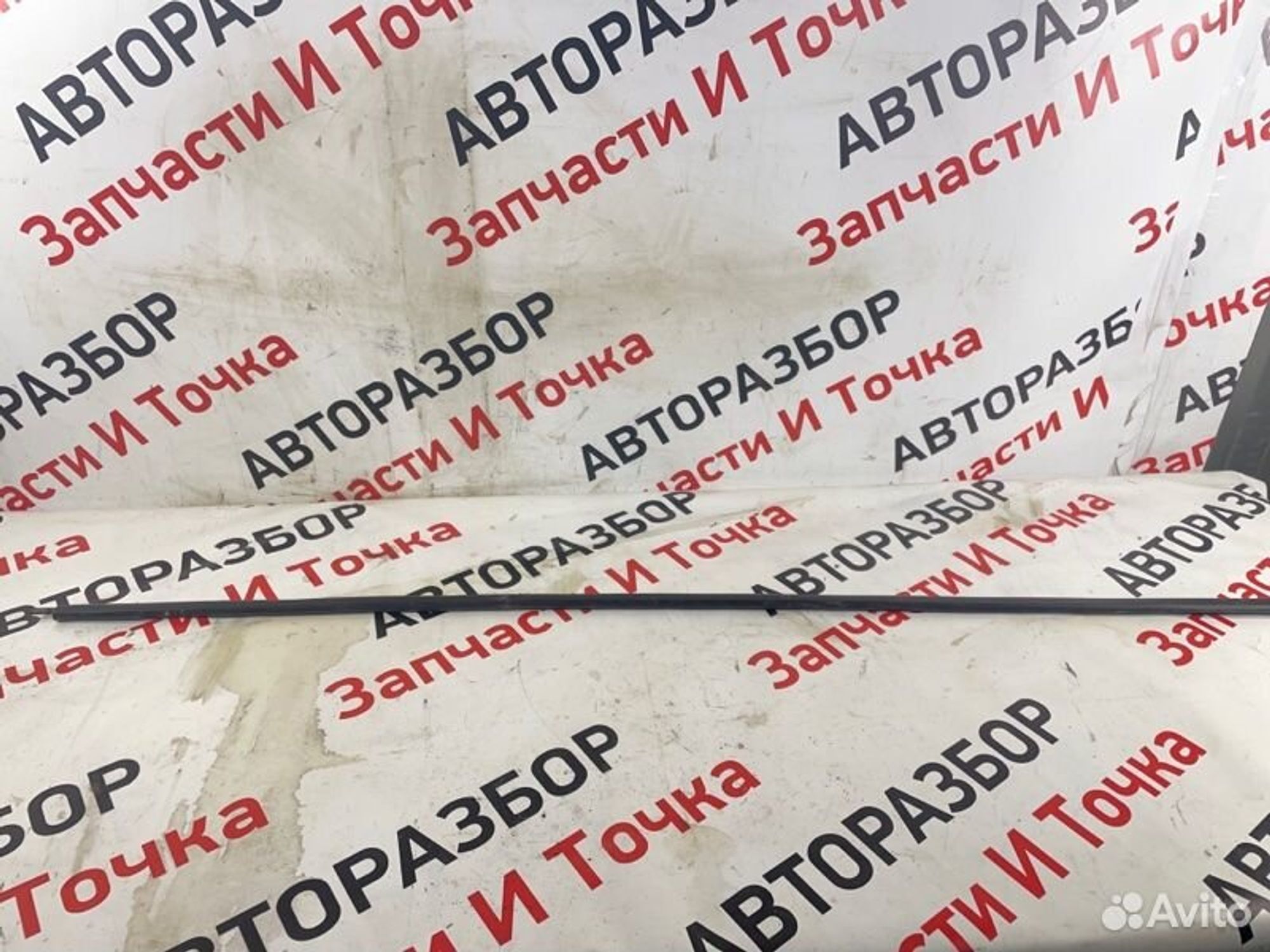 Уплотнительная резинка боковой двери правая Opel