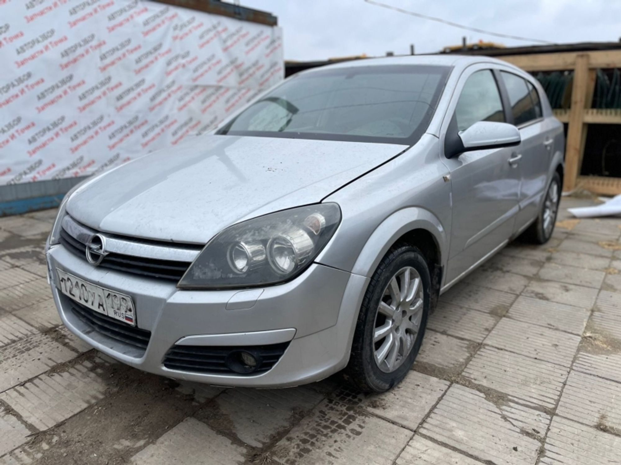 Opel Astra H (2004—2007) 2004
