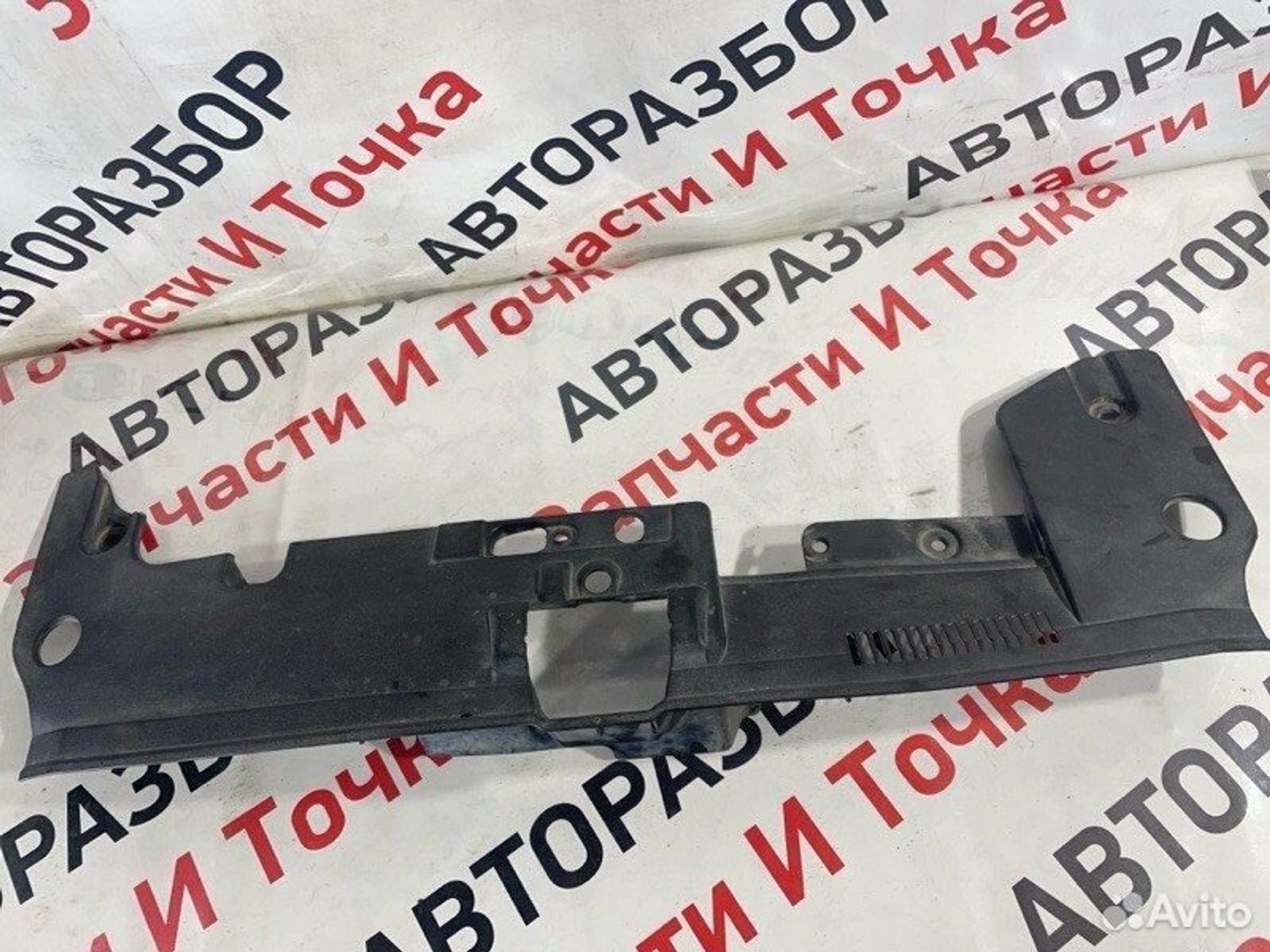 Накладка замка капота Mitsubishi Lancer седан 2.0