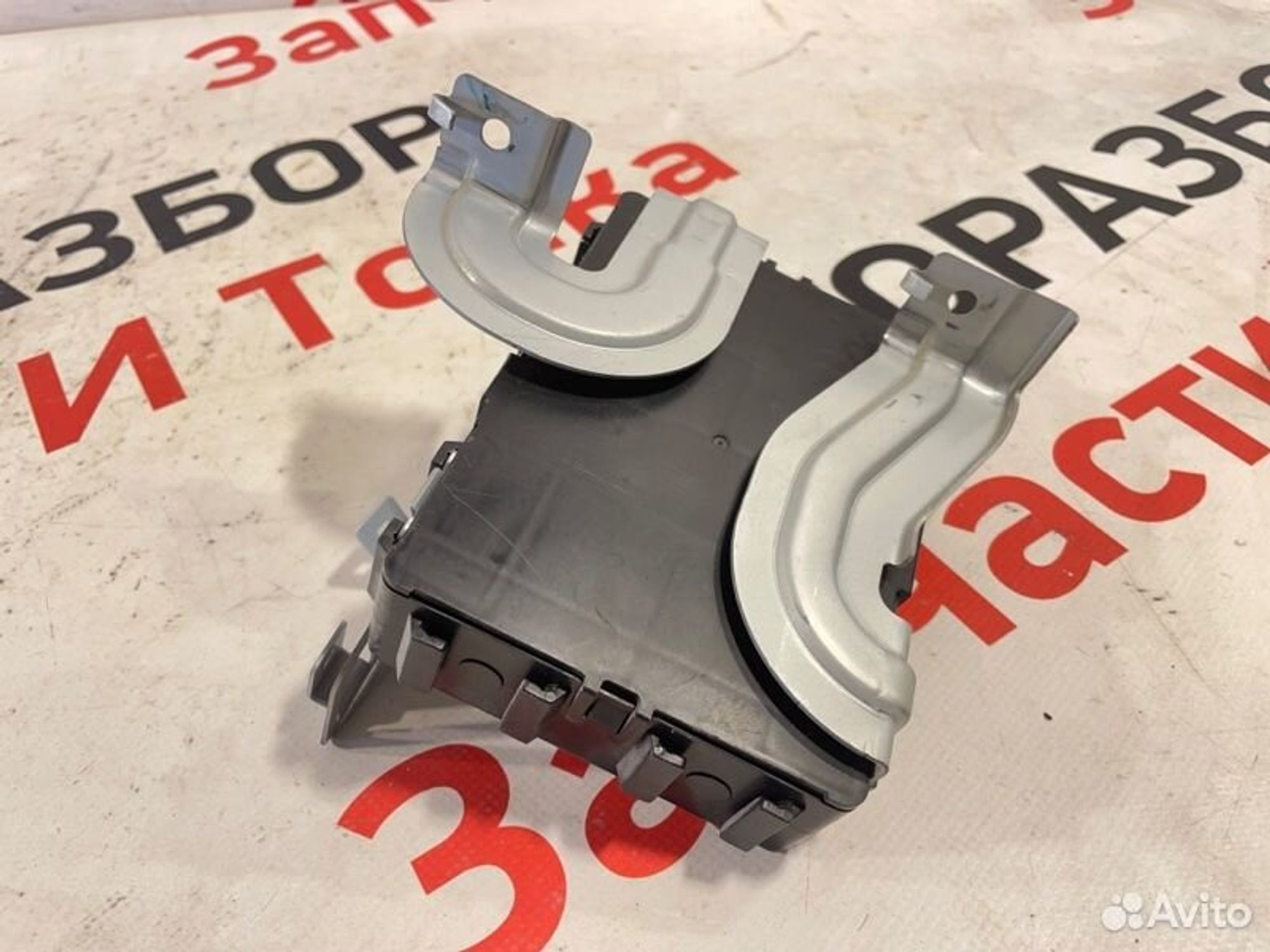 https://gcs.partsauto.market/rn-stockpro.appspot.com/thmbs/afb38d96ab8c9795ecac00e406b21163/533e0b36a9b6da1435afb3f7e0c00db6/f0f63f2b09add70e74e3ab830bf7fb08.jpg