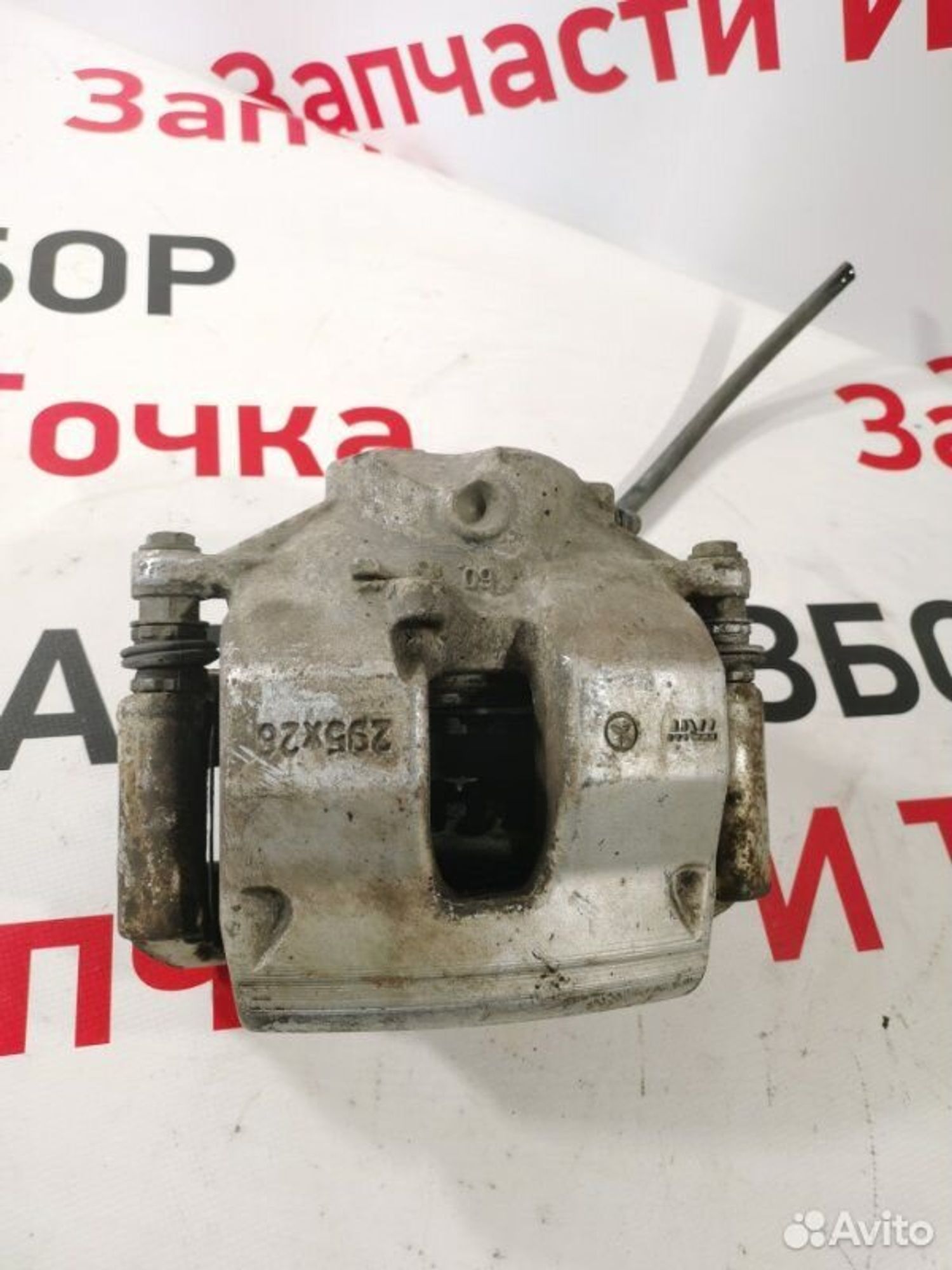 Суппорт тормозной передний правый Mercedes C180