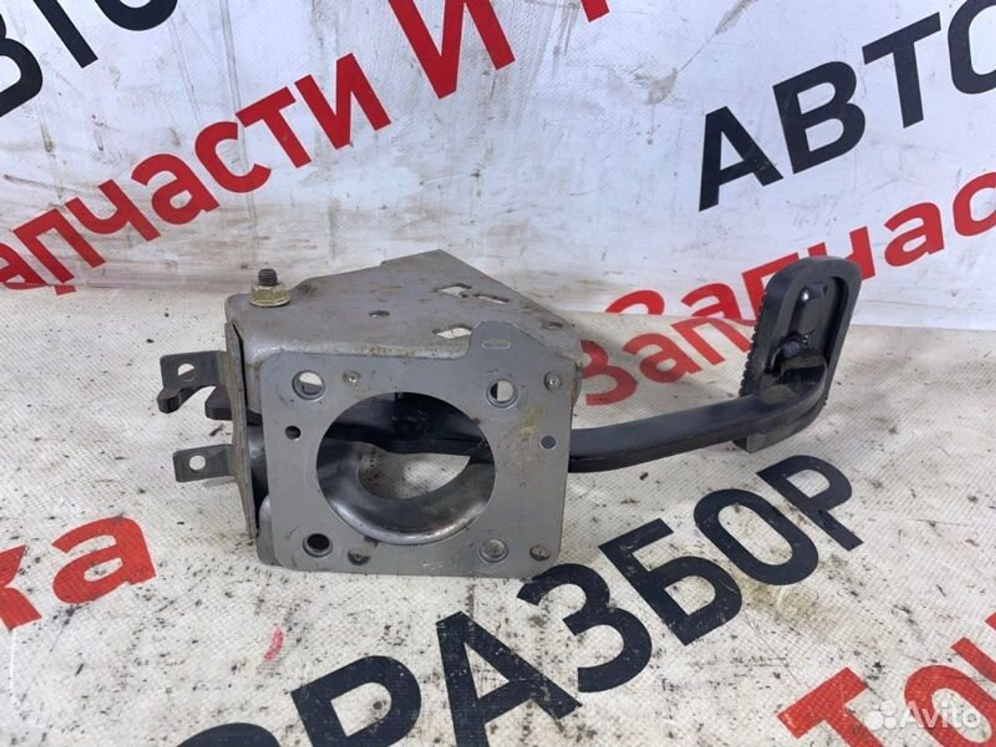 https://gcs.partsauto.market/rn-stockpro.appspot.com/thmbs/afb38d96ab8c9795ecac00e406b21163/56c515117ef91cb8c1eabfe0cbf2eddf/d93bec4ba630982d1c9be22fd9993dce.jpg