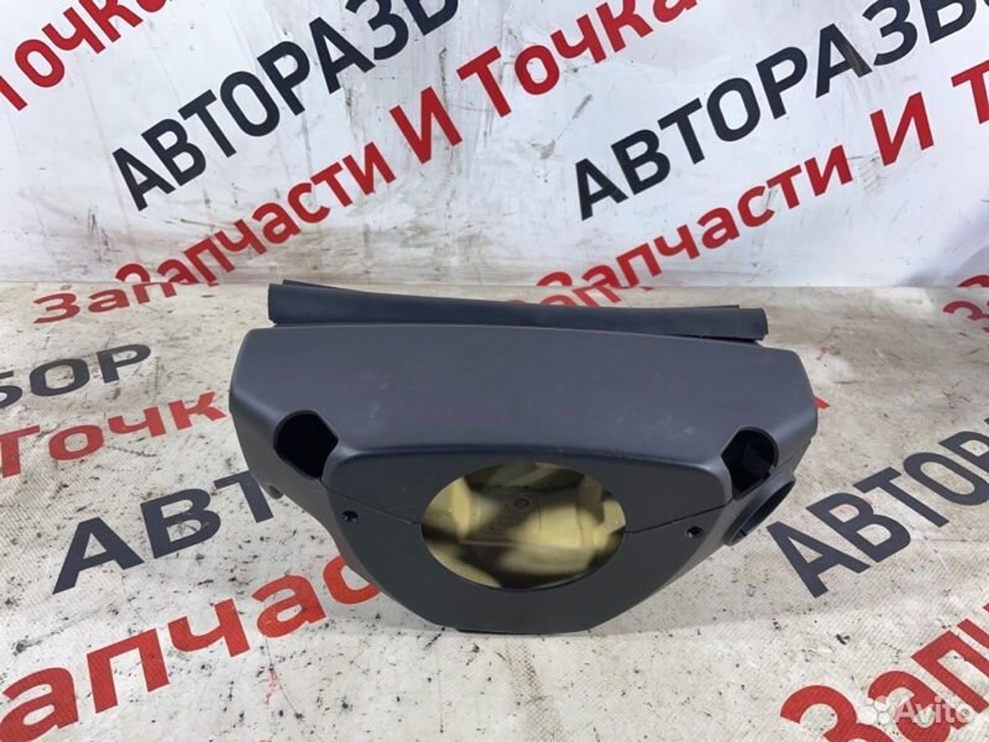 Кожух рулевой колонки Opel Astra H седан Z18XER