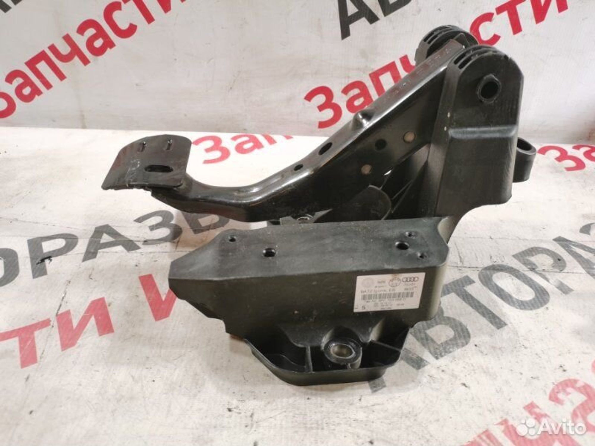 https://gcs.partsauto.market/rn-stockpro.appspot.com/thmbs/afb38d96ab8c9795ecac00e406b21163/5d9d0a71f9d48ad743e658da9d7d0cf3/1466a080292c1d3cac45a7216daefb9c.jpg