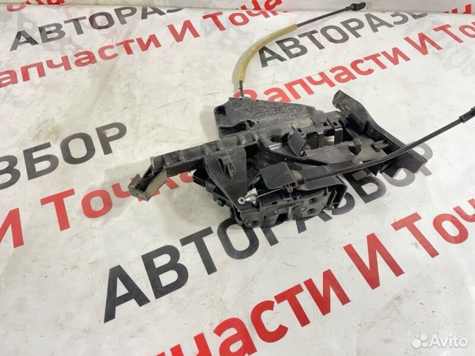 Замок боковой двери задний левый Ford C-Max C214