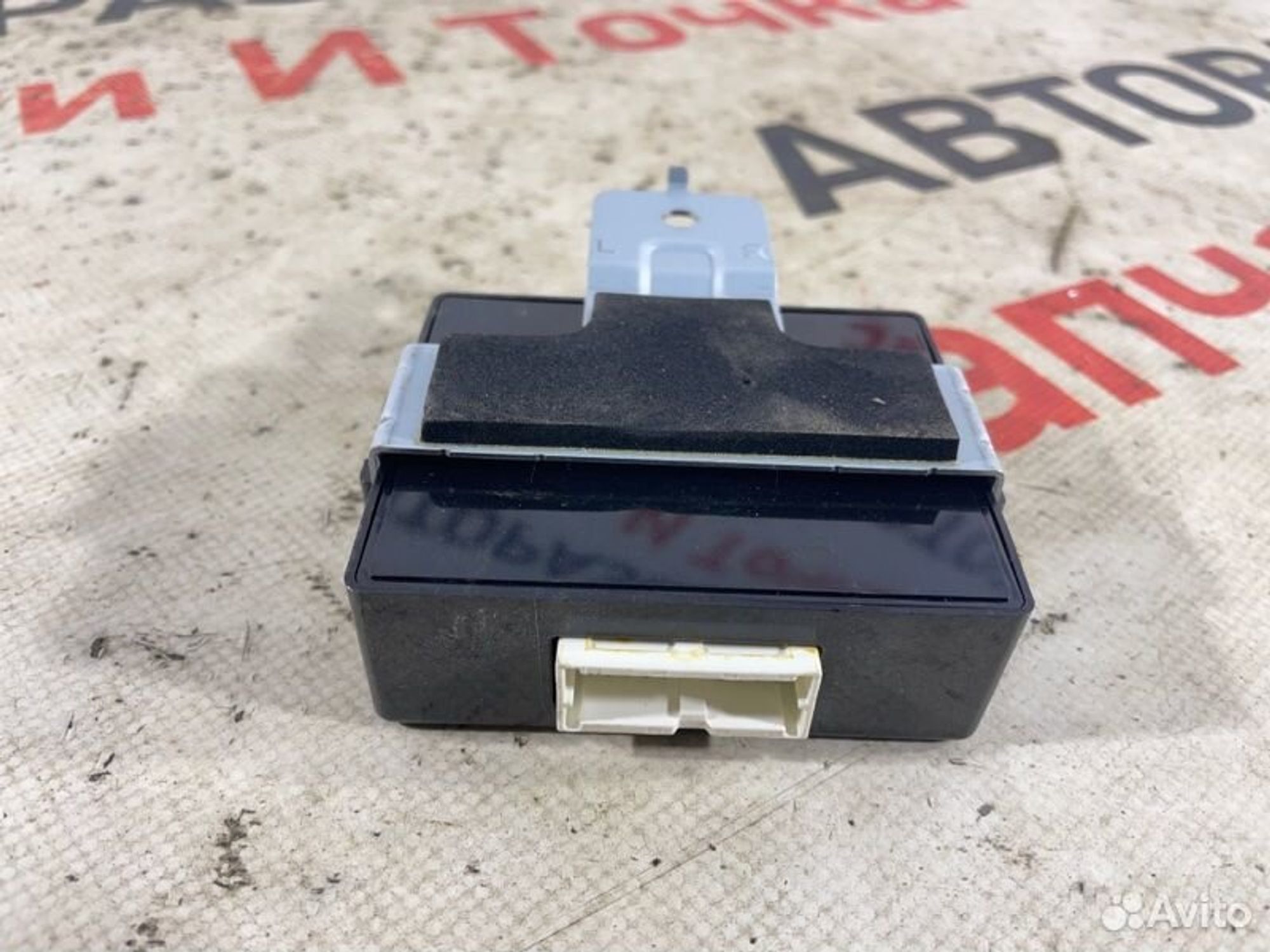 https://gcs.partsauto.market/rn-stockpro.appspot.com/thmbs/afb38d96ab8c9795ecac00e406b21163/816c0d9d3de9db73b415db4b70c6f289/1095a9761960994764de82441e0098f0.jpg