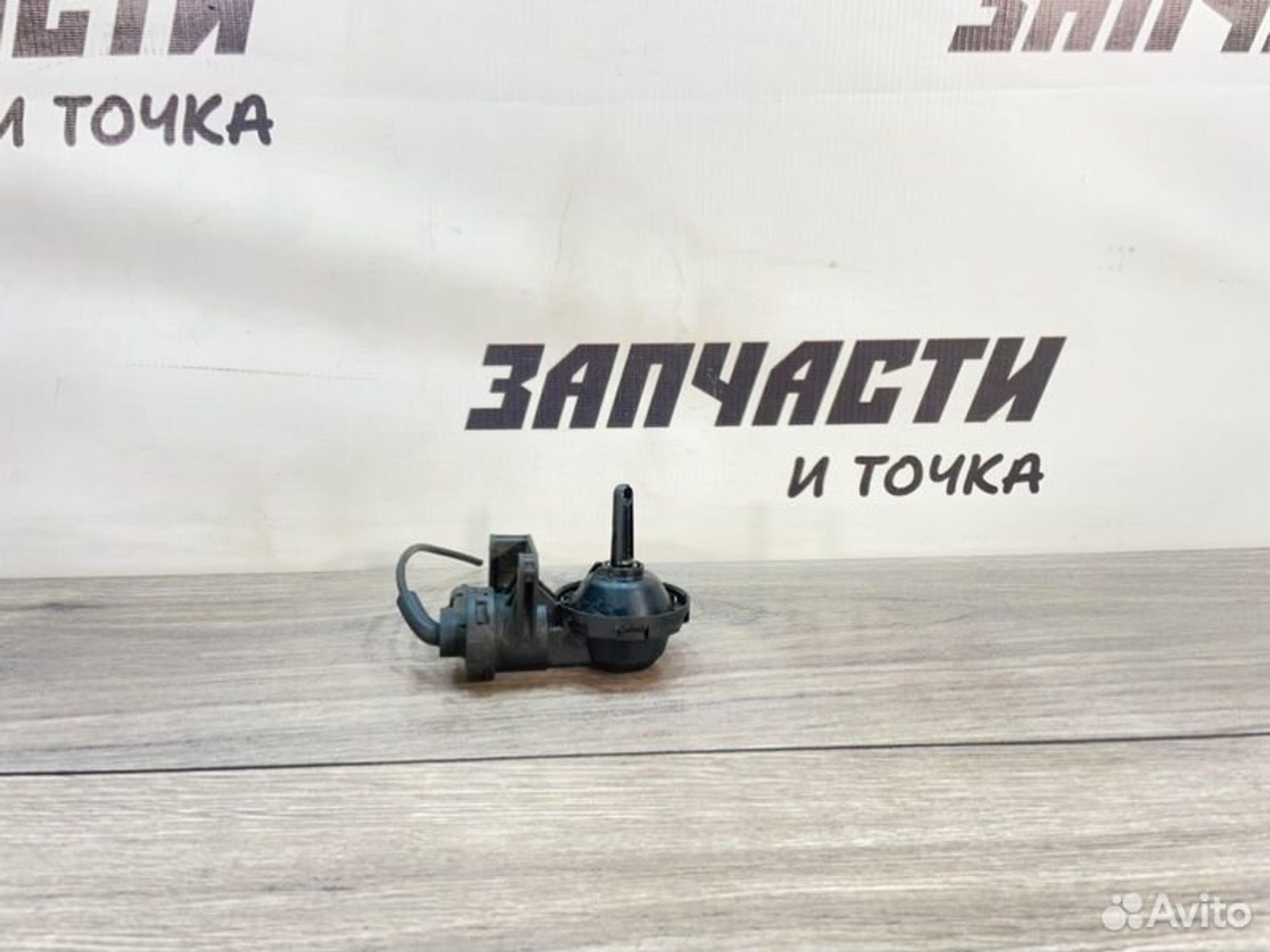 Клапан впускной Opel Astra H седан Z16XER 2008