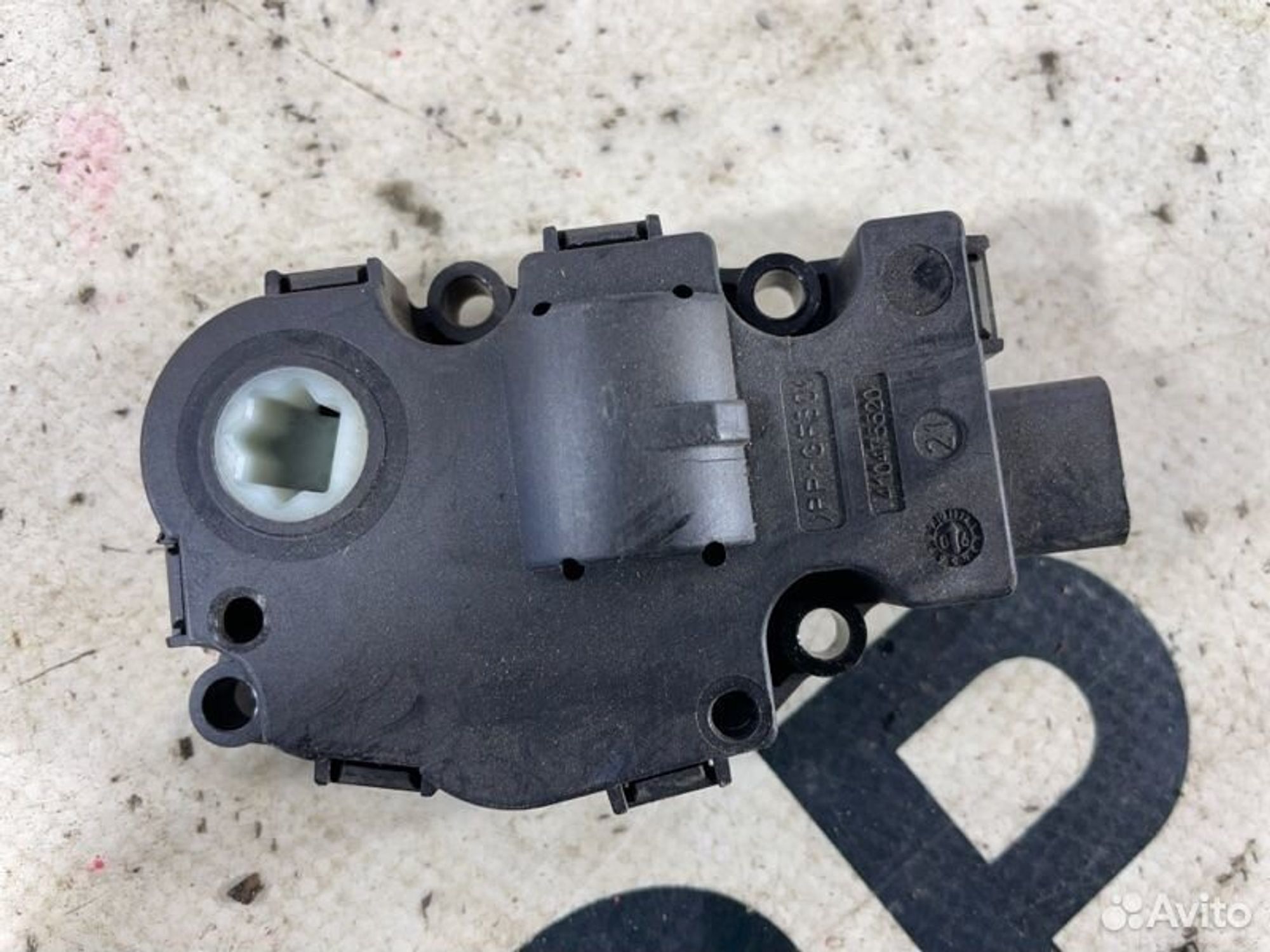 https://gcs.partsauto.market/rn-stockpro.appspot.com/thmbs/afb38d96ab8c9795ecac00e406b21163/a77646e5185cff21f7d844637078d72f/fa92dbcf7630111e43468c38547a23ff.jpg