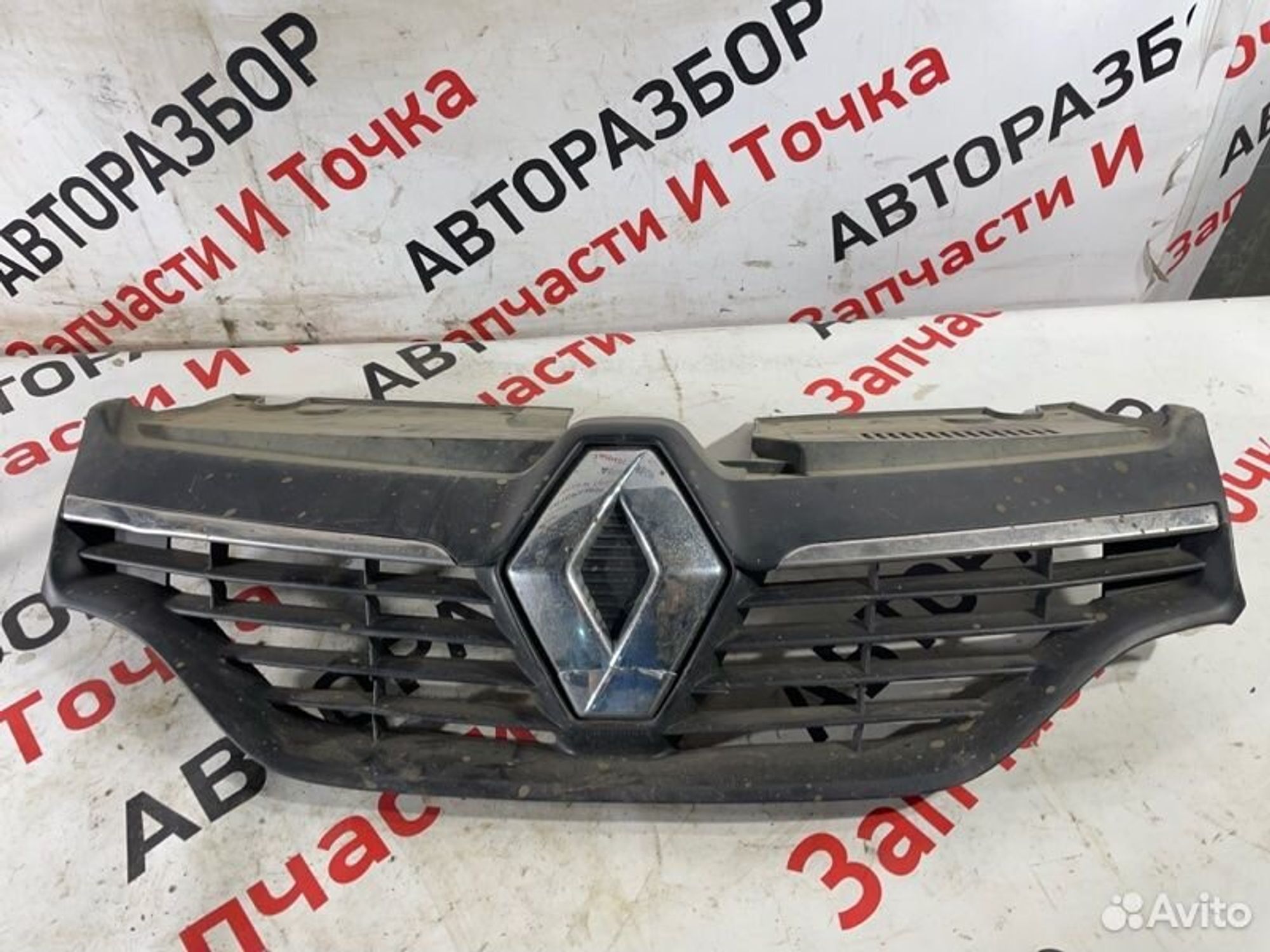 Решетка радиатора Renault Logan седан 1.6 K7M 2018