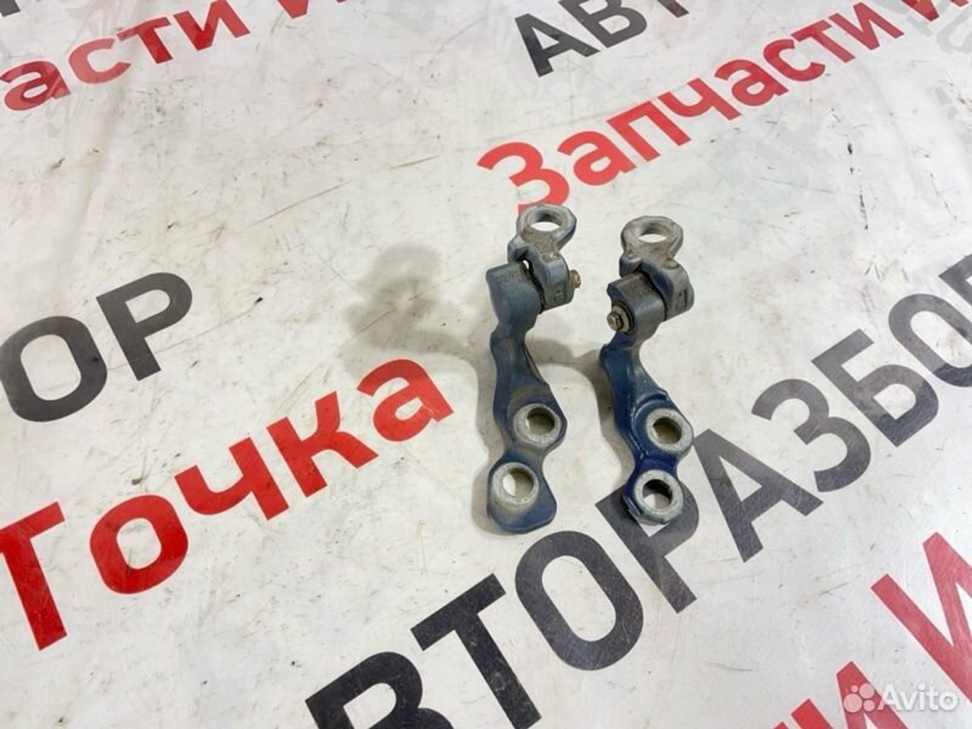Петля двери правая Ford Focus CB4 asda 1.4 2011