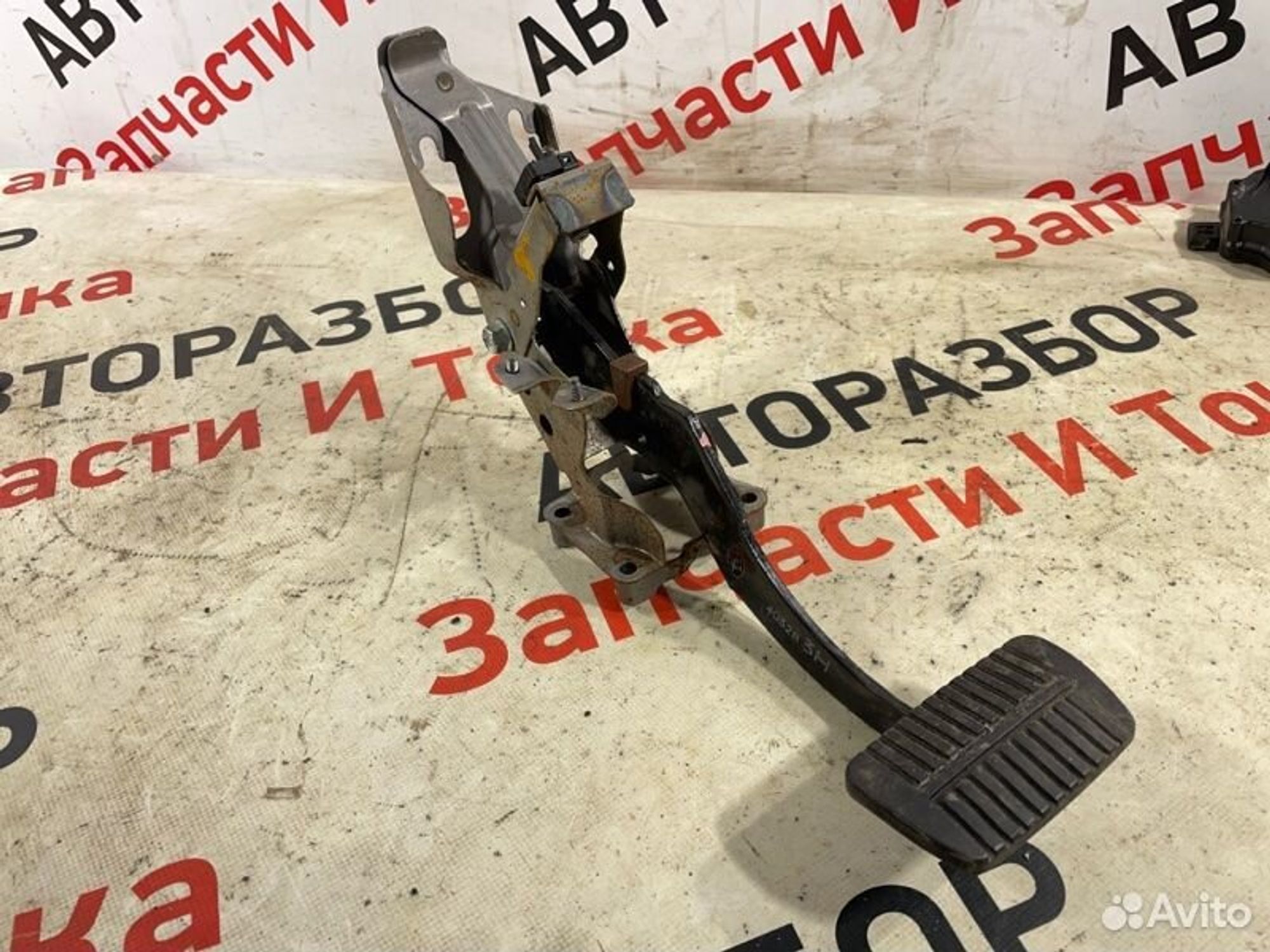 https://gcs.partsauto.market/rn-stockpro.appspot.com/thmbs/afb38d96ab8c9795ecac00e406b21163/c0ef6b7724e670ffec8653935d26643a/716fd59e2de697cff9a38701ead8576d.jpg