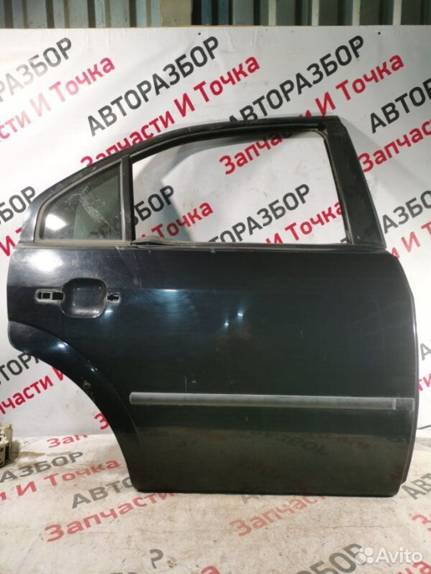 Дверь боковая задняя правая Ford Mondeo седан 1.8L