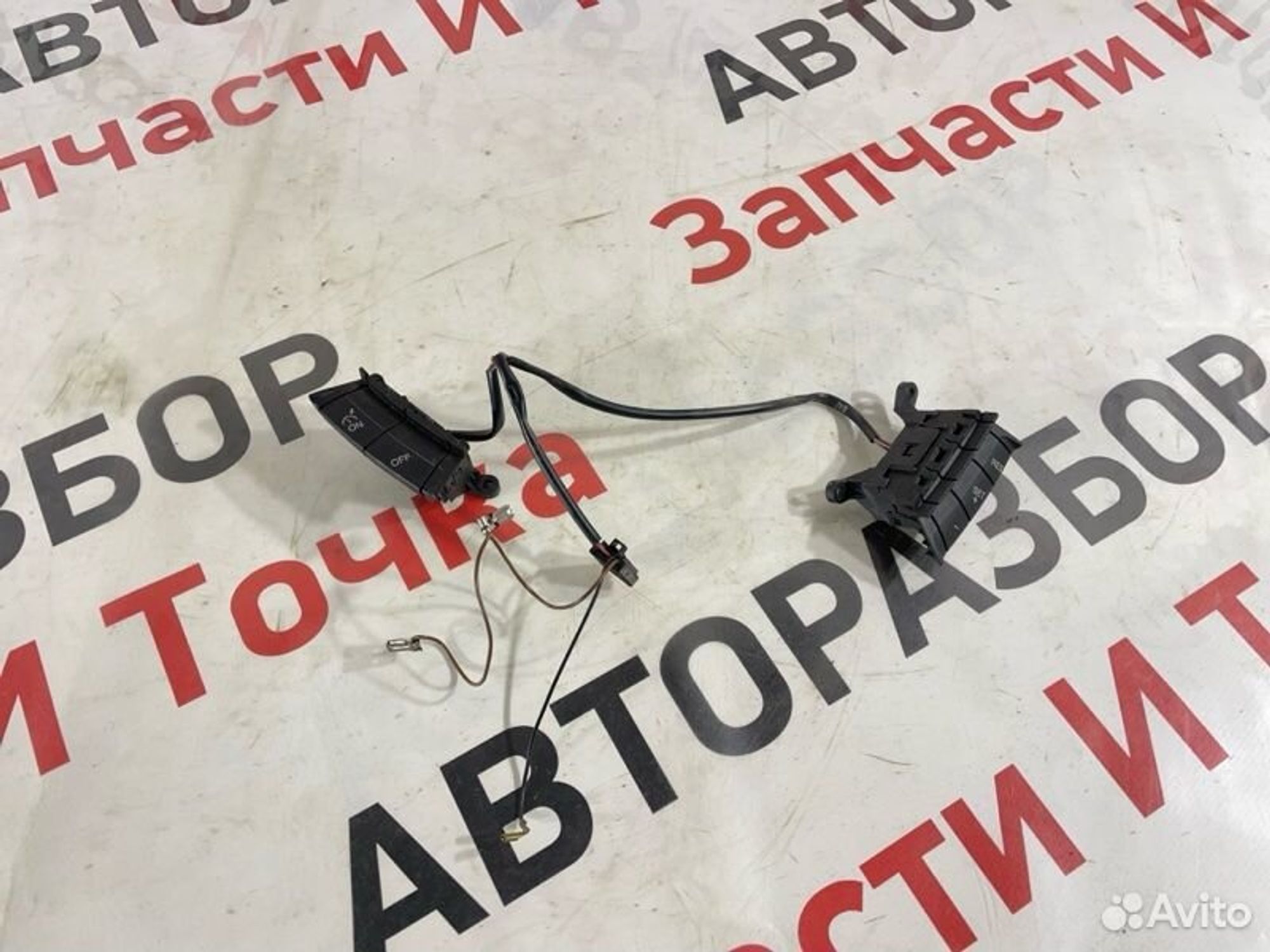 Кнопки на руль Ford C-Max C214 2.0L MI4 2006