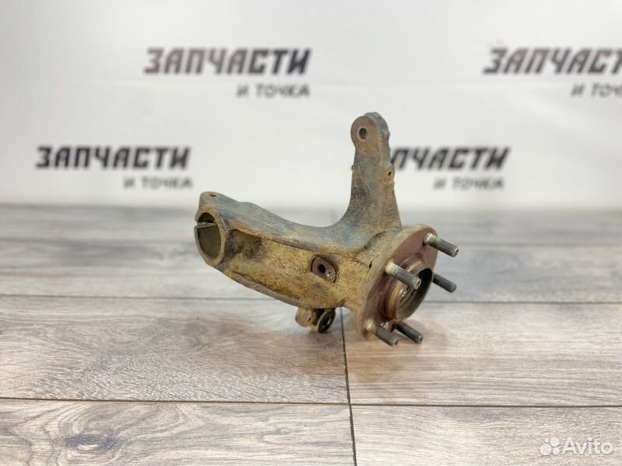 Кулак поворотный передний левый Mazda Axela BK5P