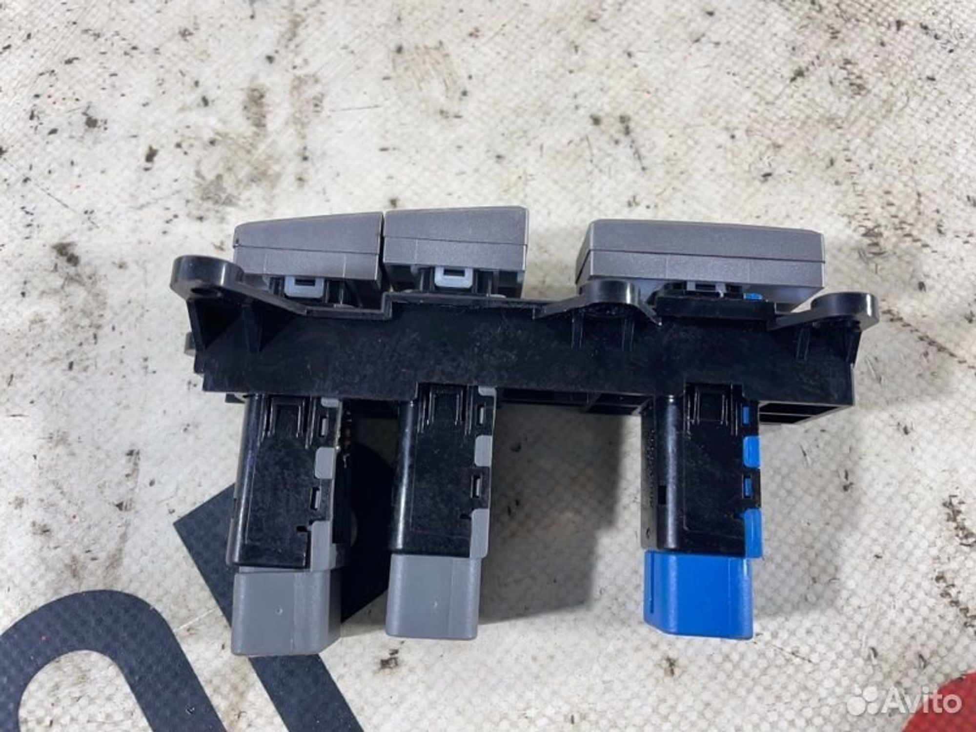https://gcs.partsauto.market/rn-stockpro.appspot.com/thmbs/afb38d96ab8c9795ecac00e406b21163/f72ea31524fda04fb755afbe68baa9d8/519786c8265045b8ffe6388fa998a3c1.jpg